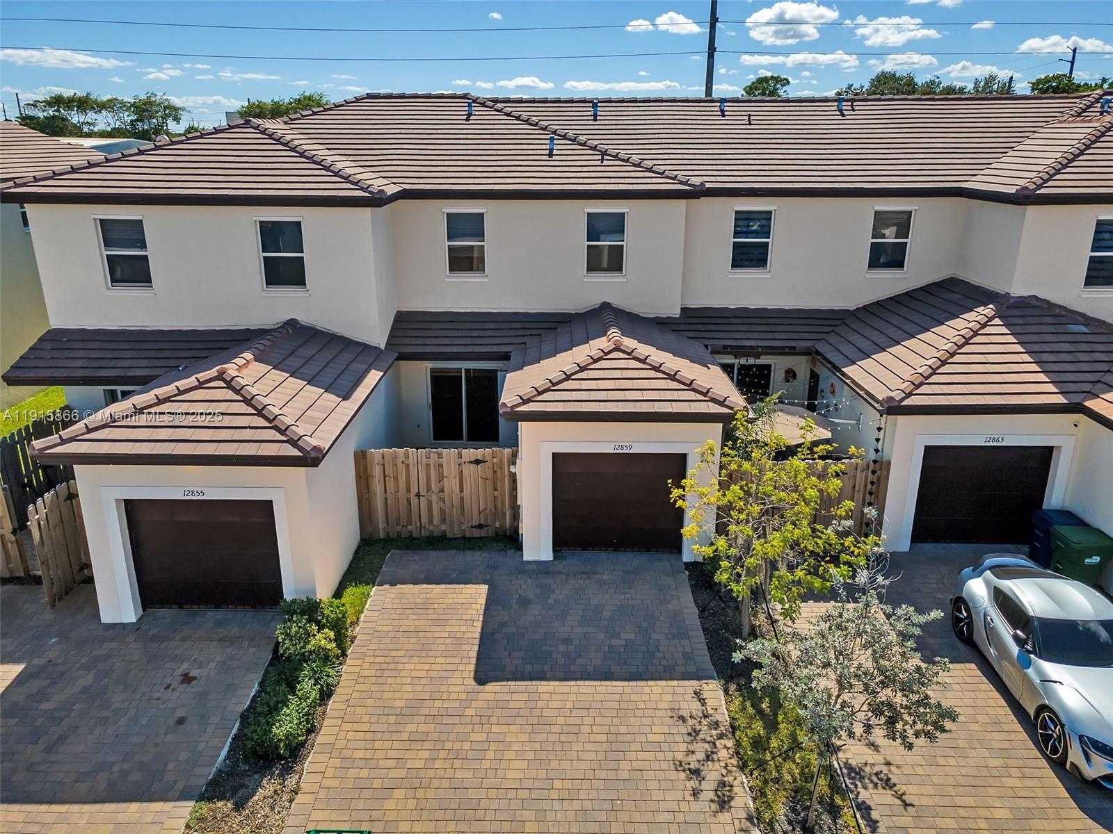 AVALON SQUARE - Residential