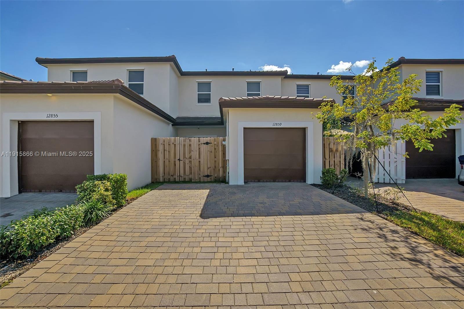 AVALON SQUARE - Residential