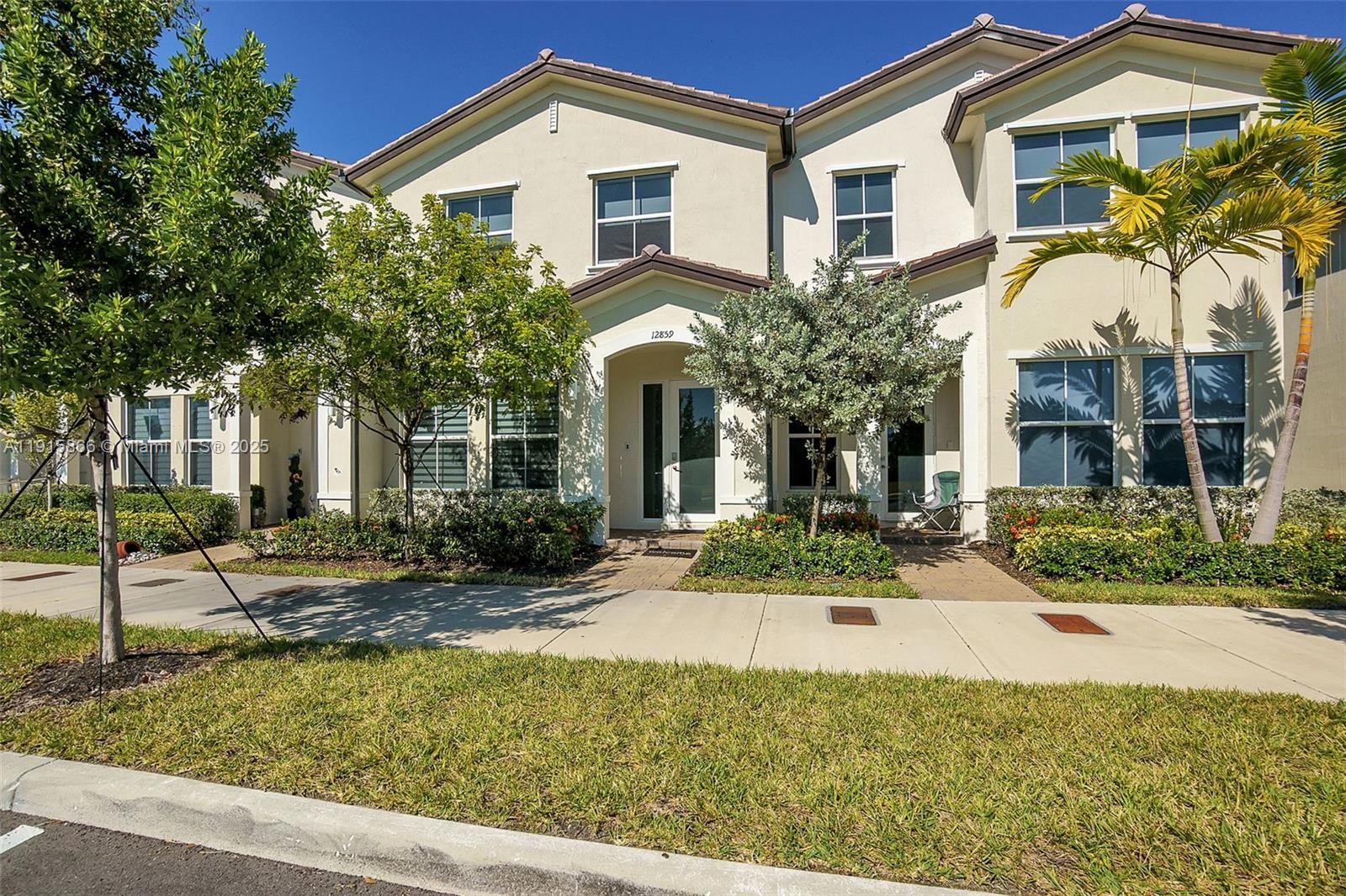 AVALON SQUARE - Residential