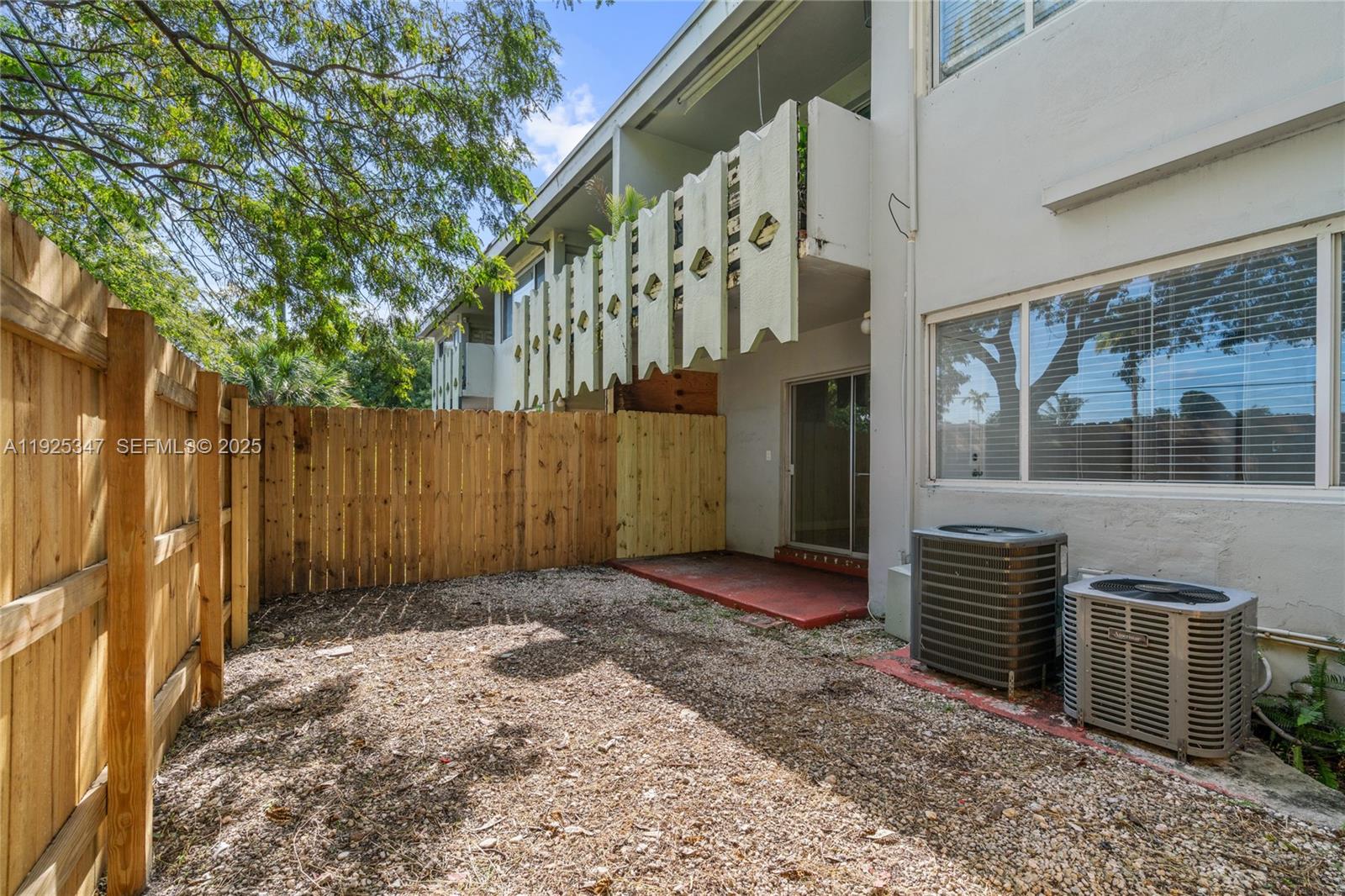 OLAS AZULES CONDO - Residential Lease