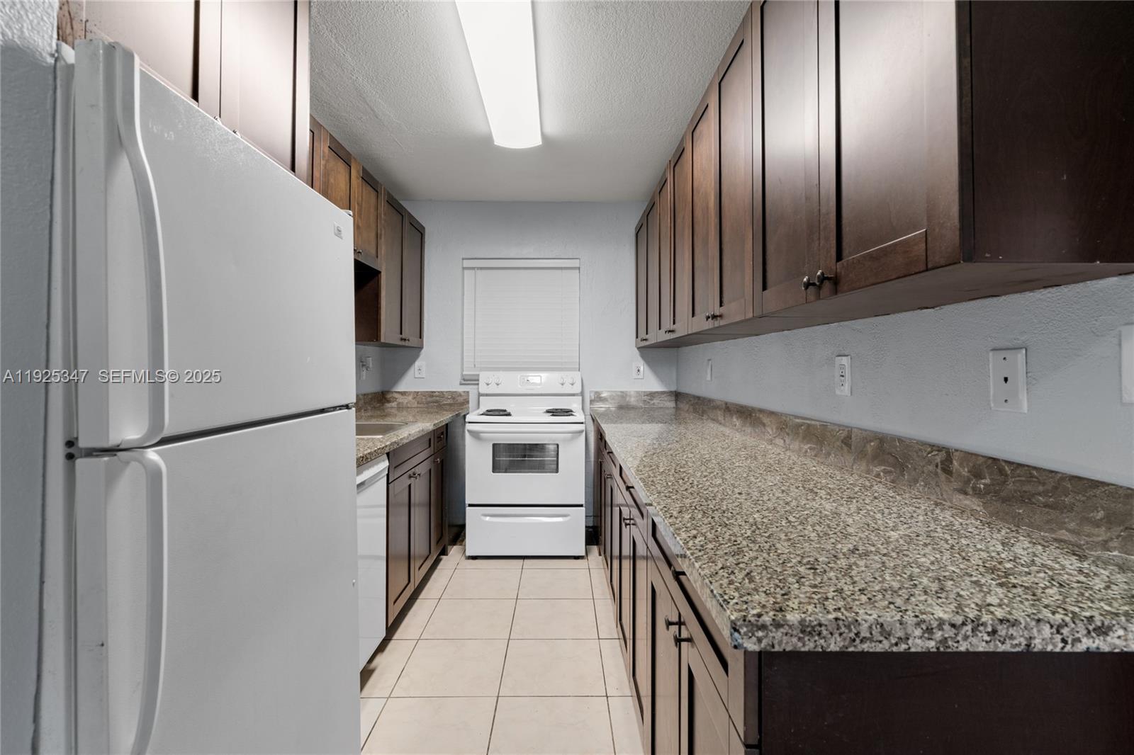 OLAS AZULES CONDO - Residential Lease