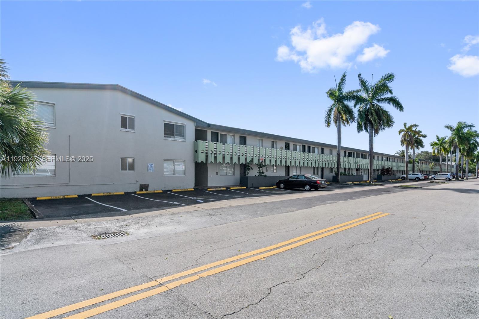 OLAS AZULES CONDO - Residential Lease