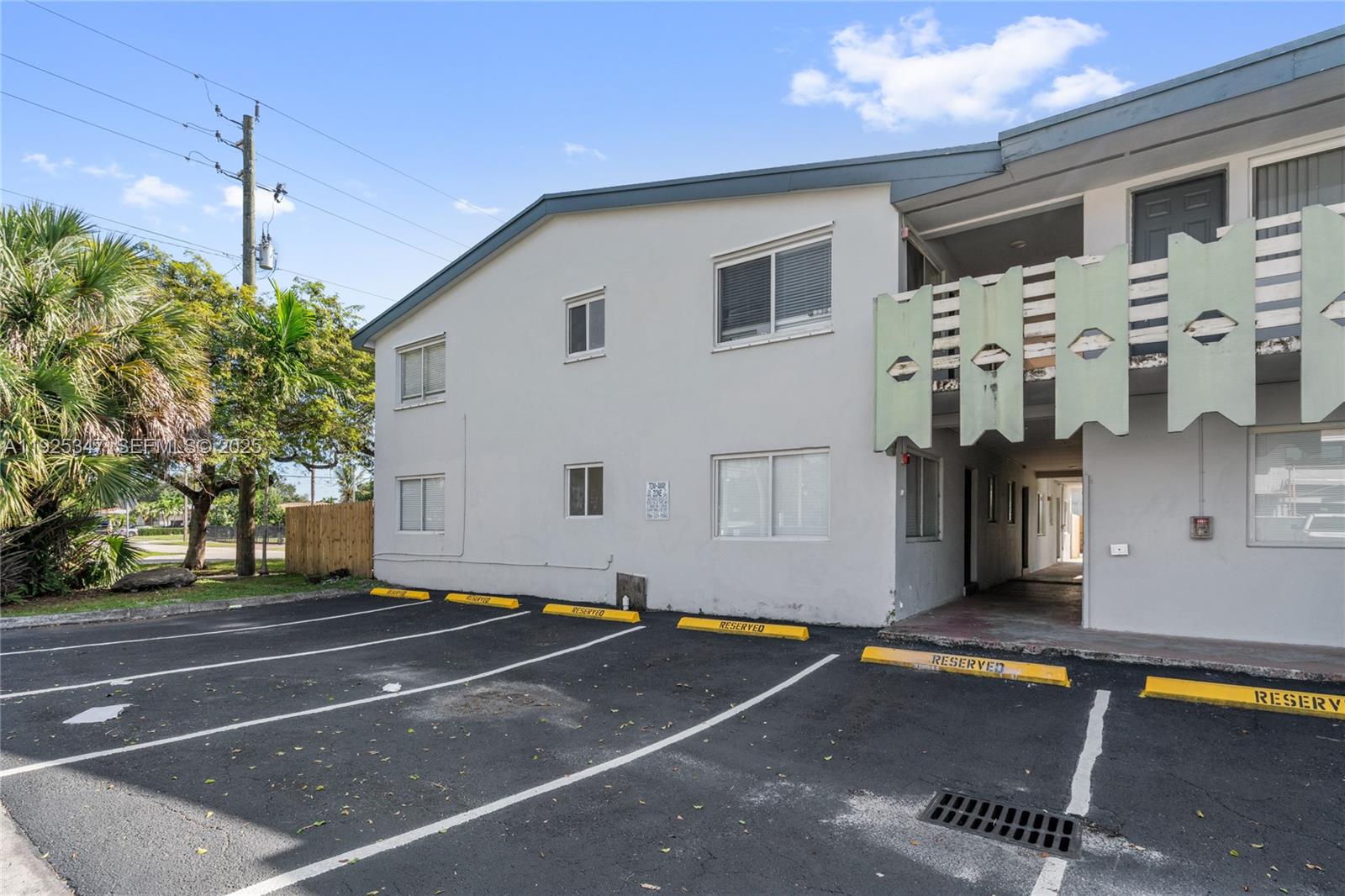 OLAS AZULES CONDO - Residential Lease