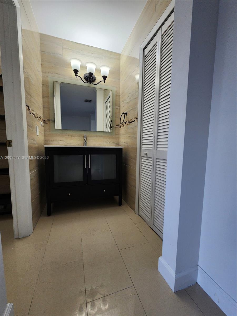 SUNSET HARBOUR SEC IV - Residential Lease