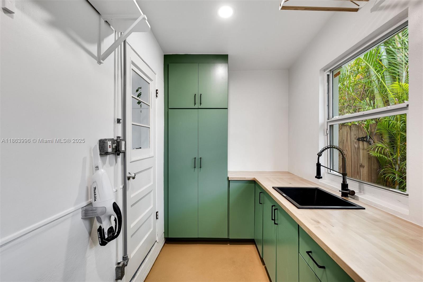 COLUMBIA PARK CORR PL - Residential