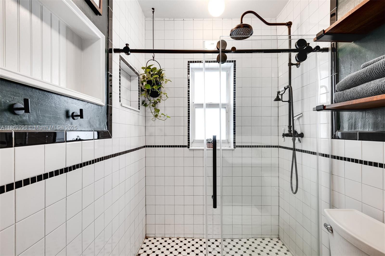 COLUMBIA PARK CORR PL - Residential