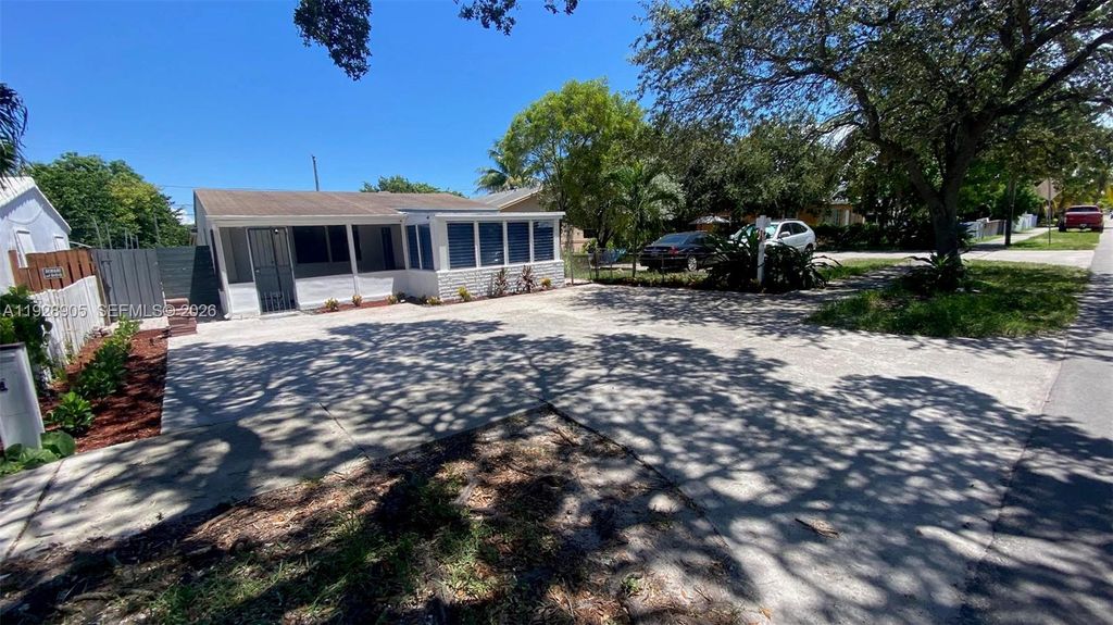 Photo of 1947 Garfield St, Hollywood, FL 33020 (MLS # A11928905)