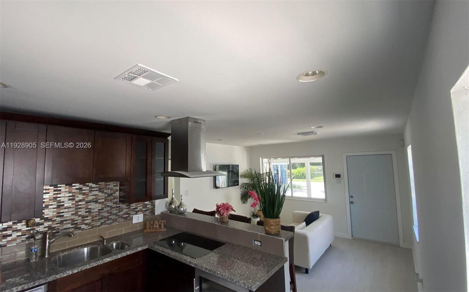 NORTH HOLLYWOOD - Residential