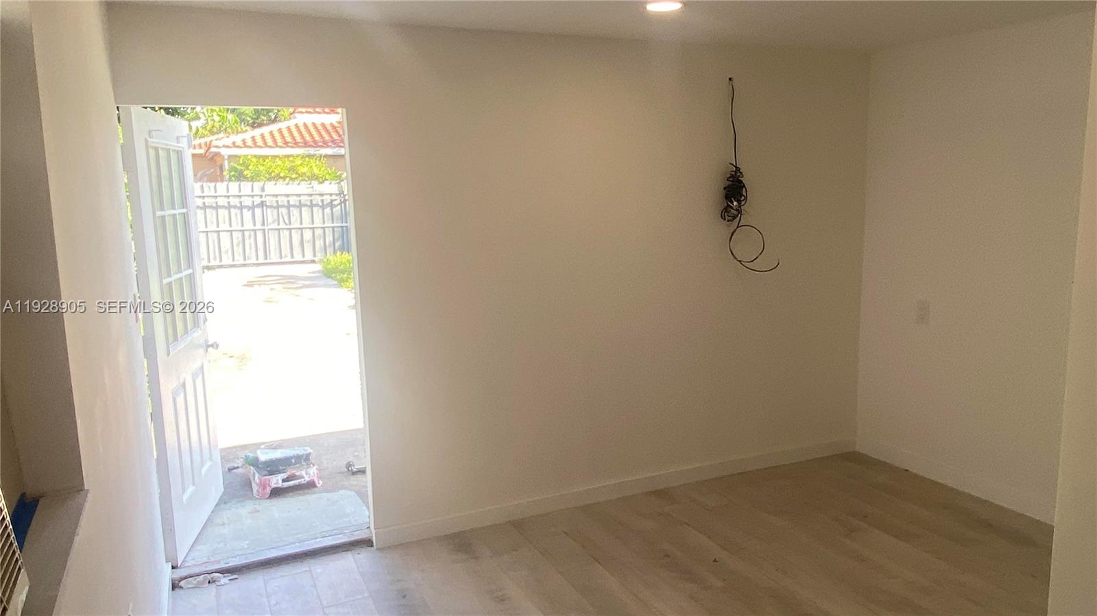 NORTH HOLLYWOOD - Residential