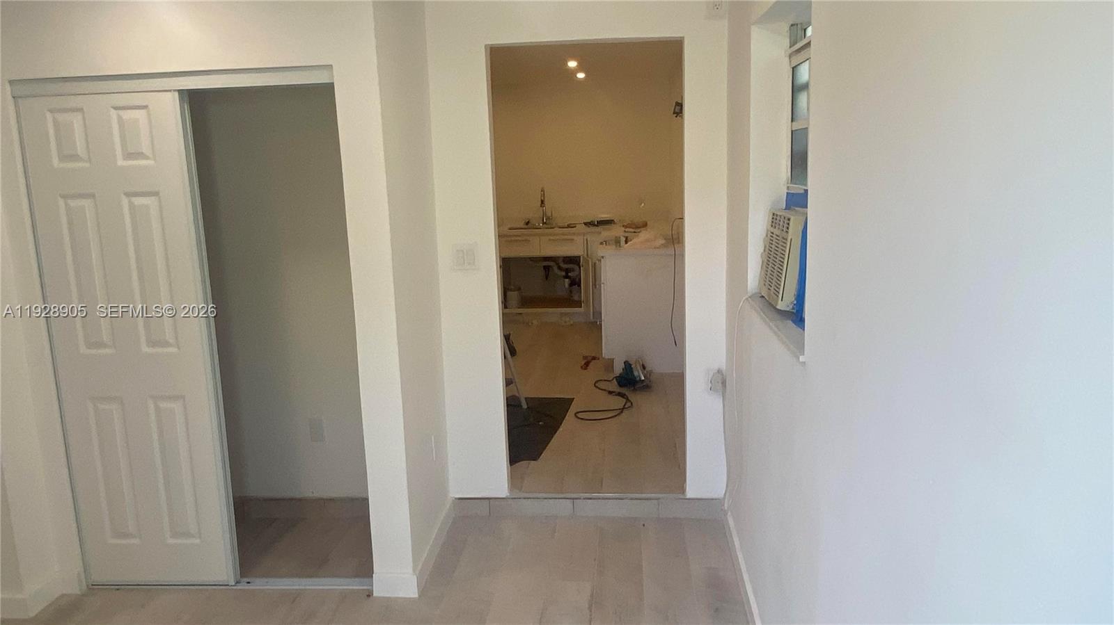 NORTH HOLLYWOOD - Residential