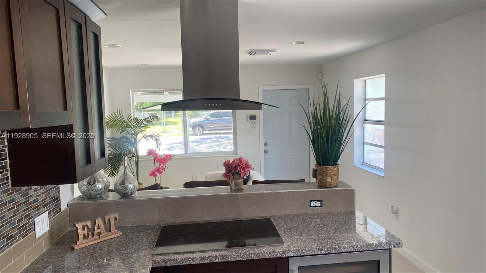 NORTH HOLLYWOOD - Residential