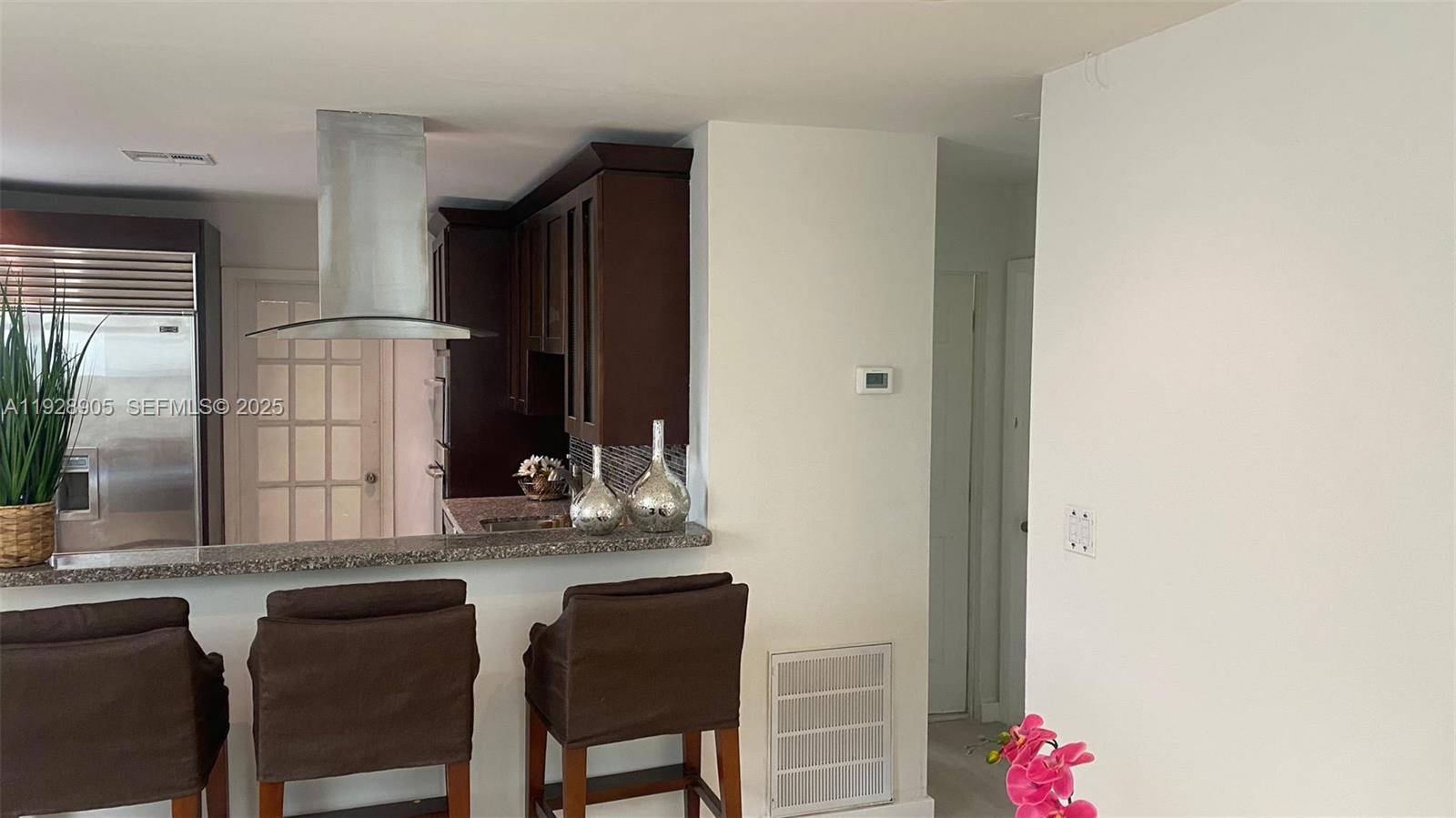 NORTH HOLLYWOOD - Residential