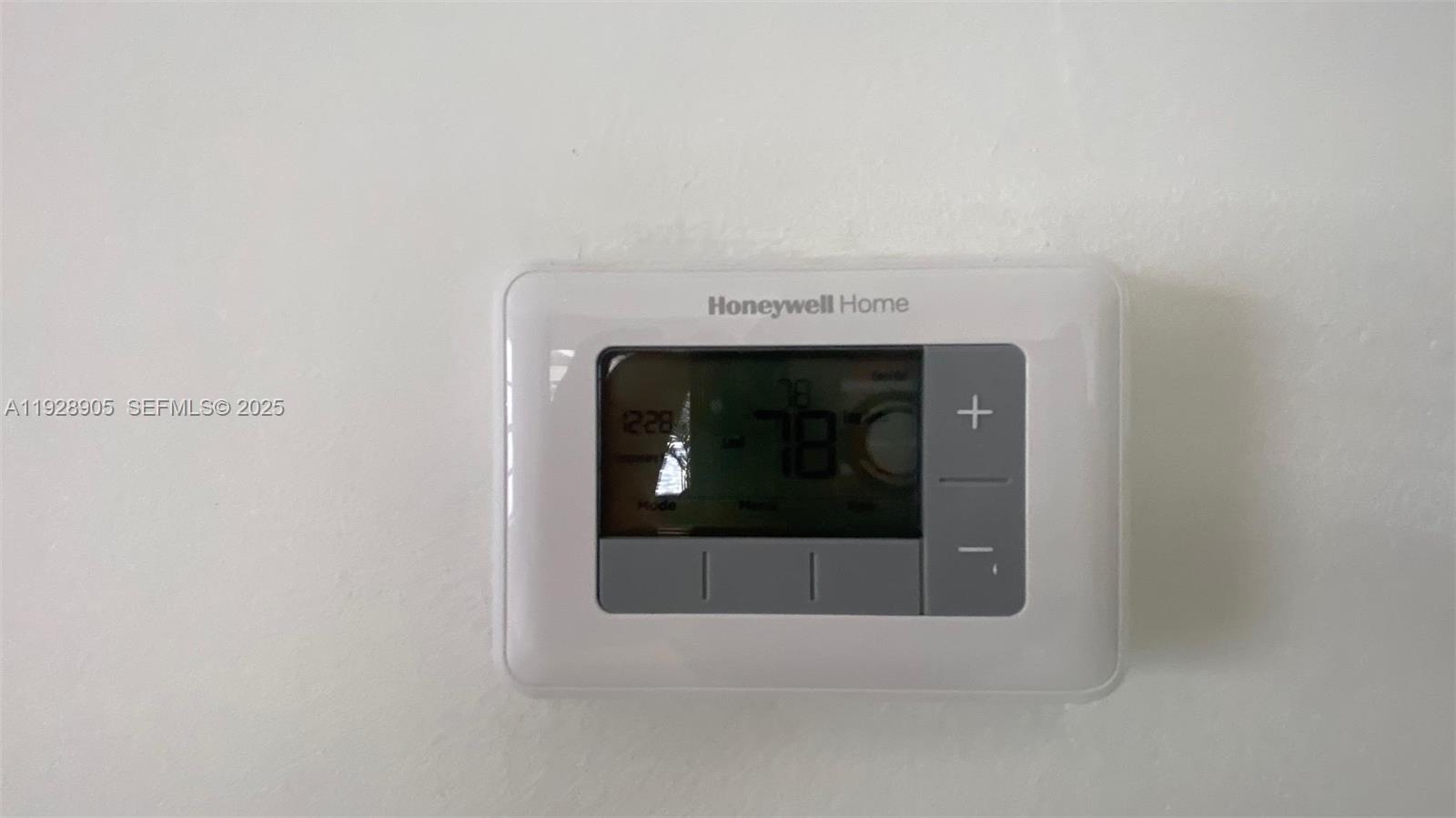 NORTH HOLLYWOOD - Residential