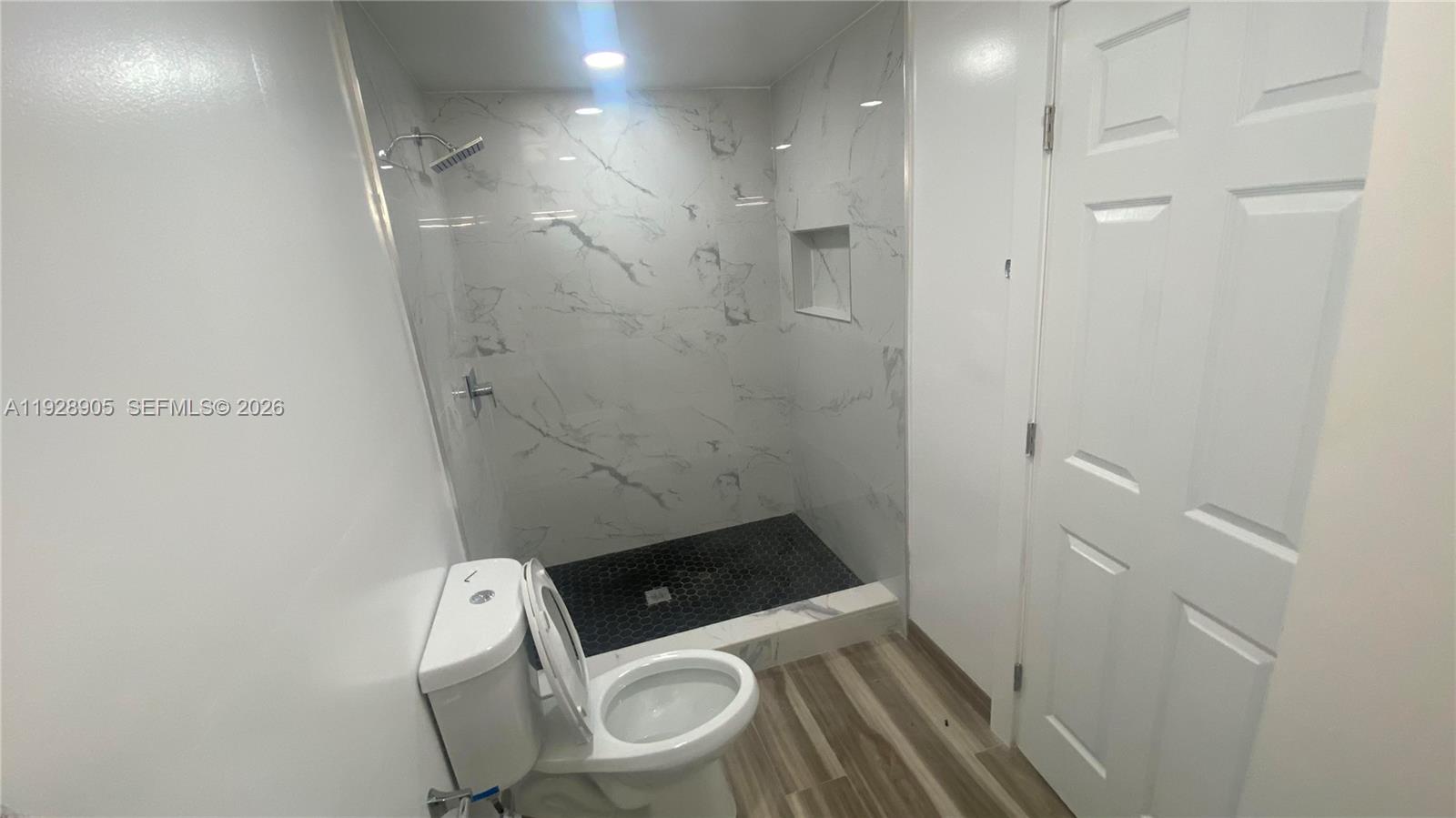NORTH HOLLYWOOD - Residential