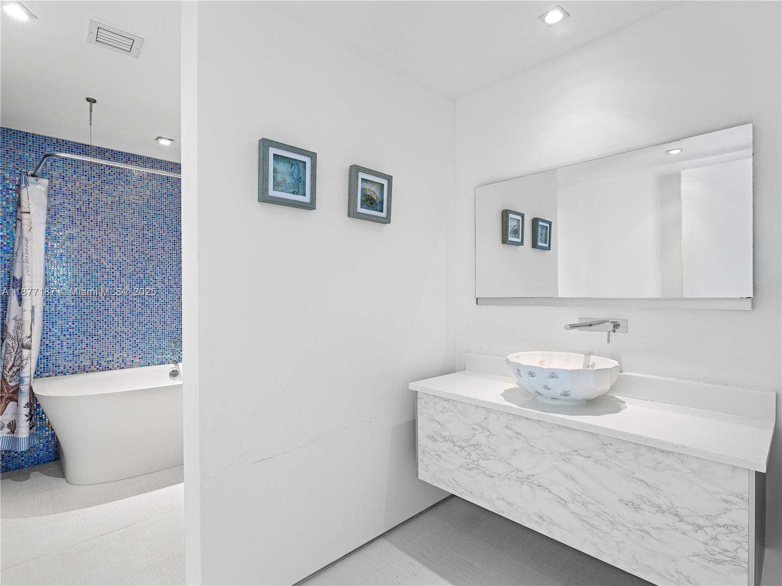 OCEANSIDE AT FISHER ISLAN - Residential