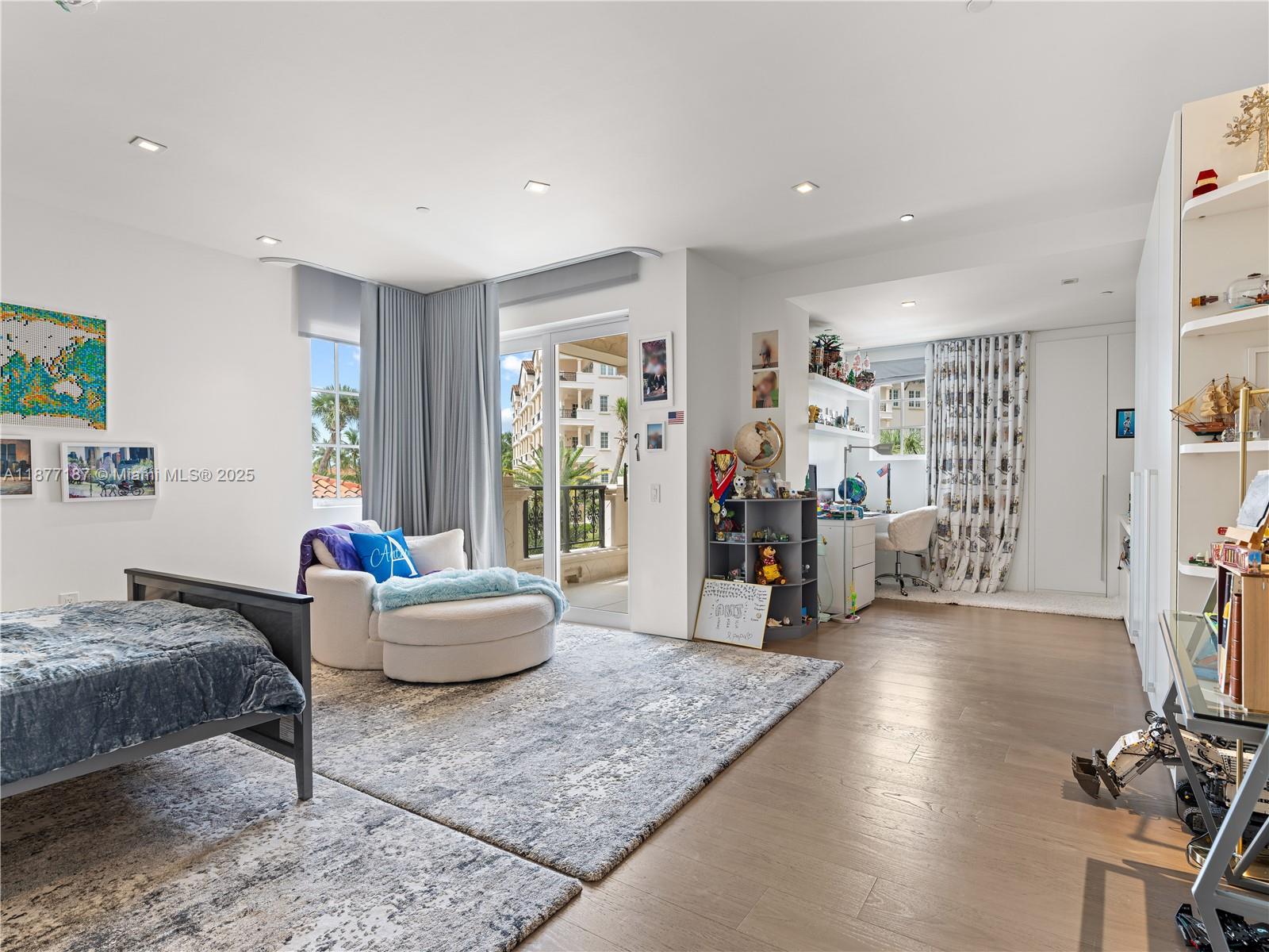 OCEANSIDE AT FISHER ISLAN - Residential