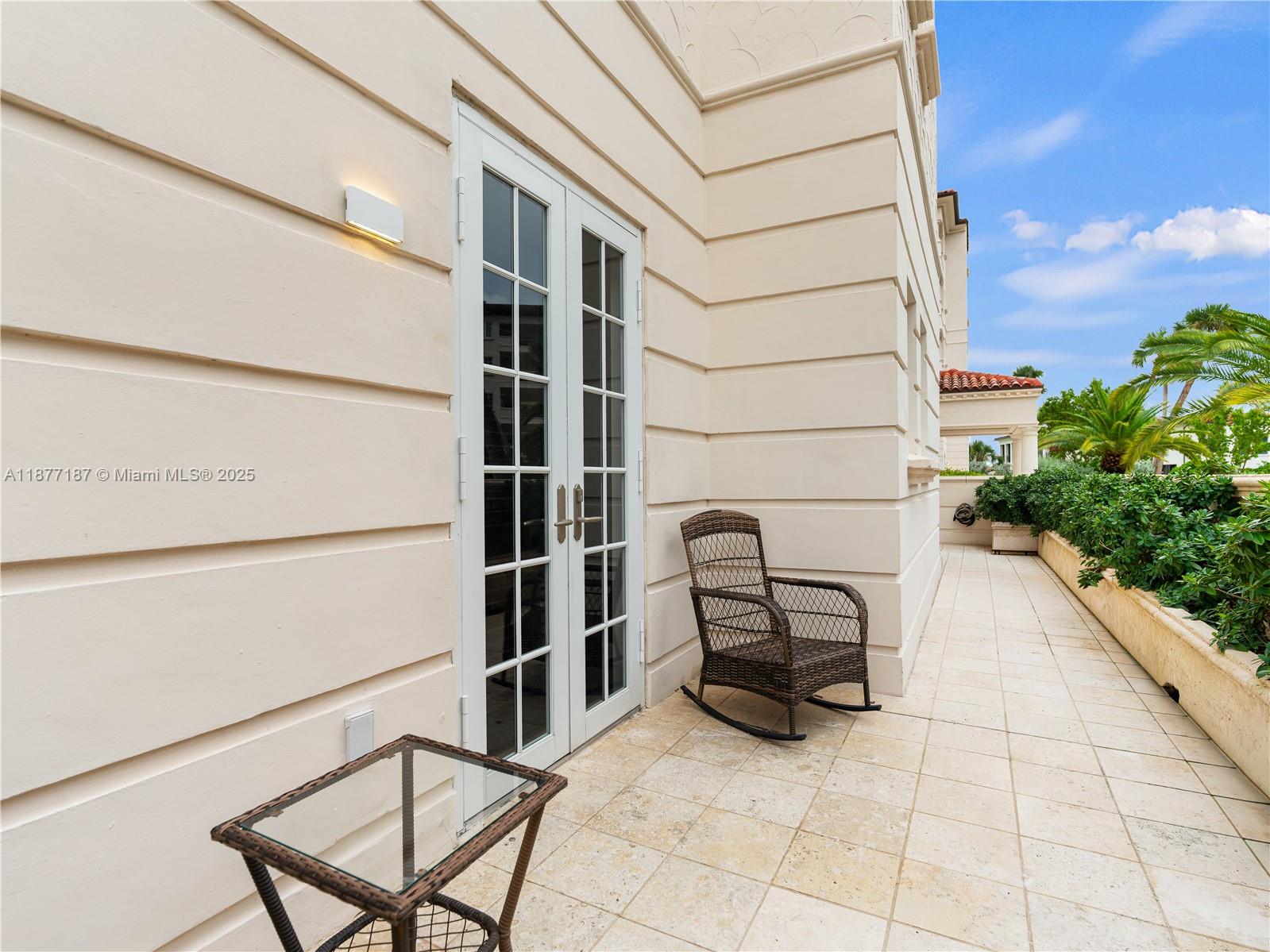 OCEANSIDE AT FISHER ISLAN - Residential