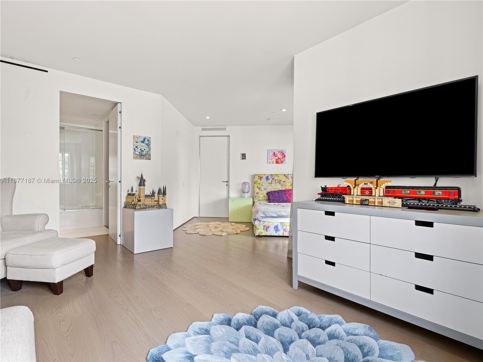 OCEANSIDE AT FISHER ISLAN - Residential