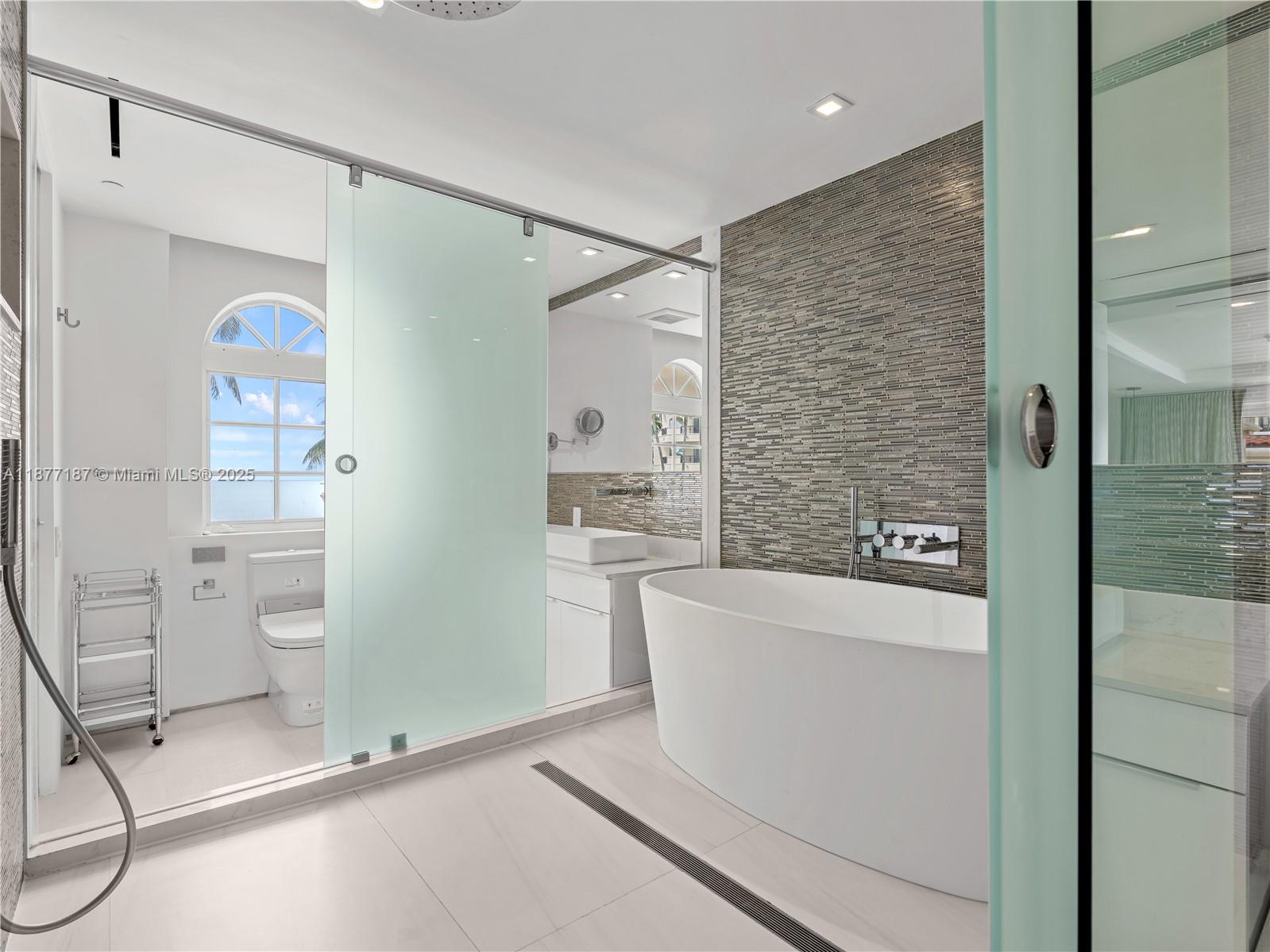 OCEANSIDE AT FISHER ISLAN - Residential