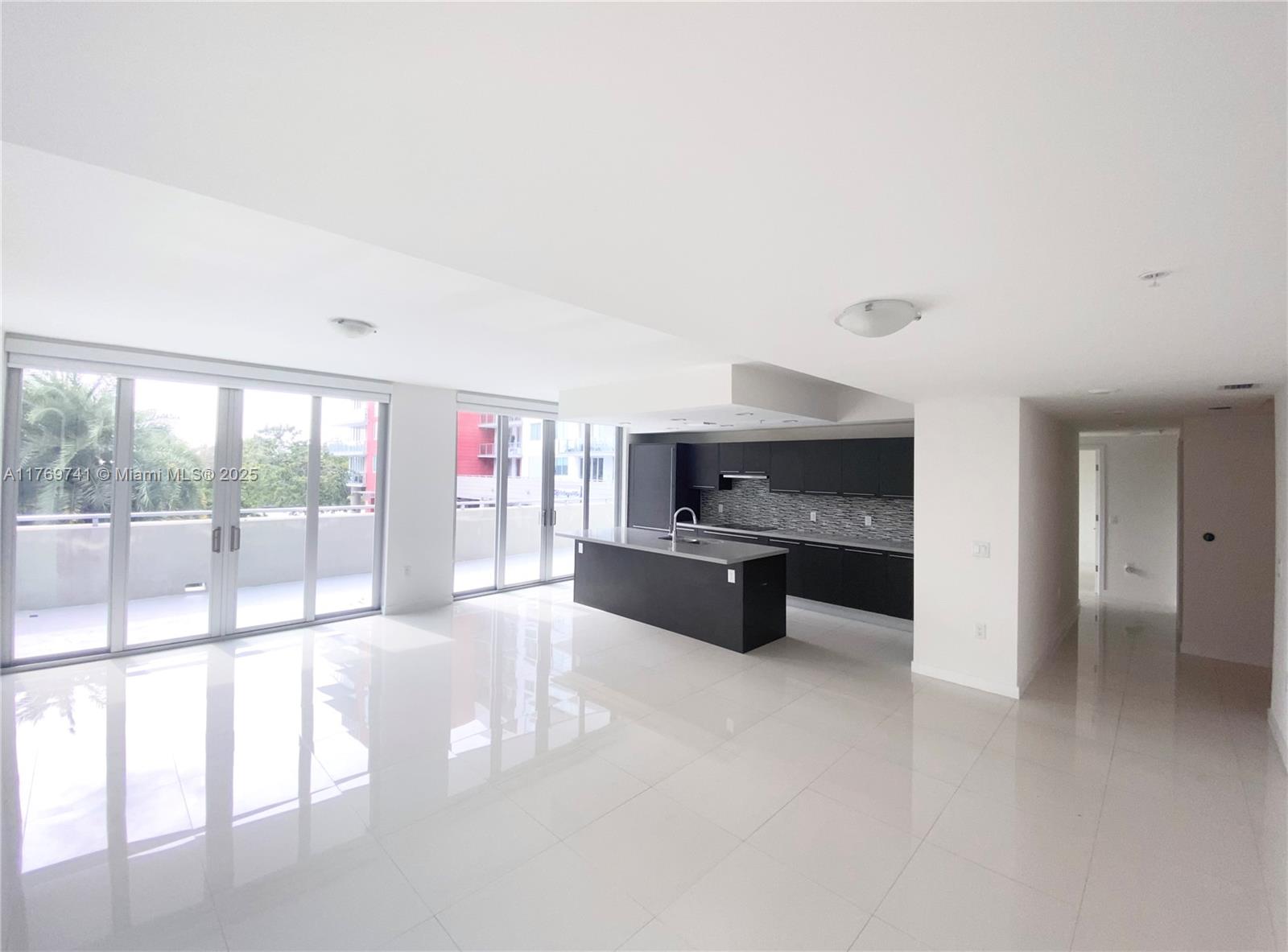 7825 Nw 107th Ave 205, Doral, Miami-Dade County, Florida - 3 Bedrooms  
3 Bathrooms - 