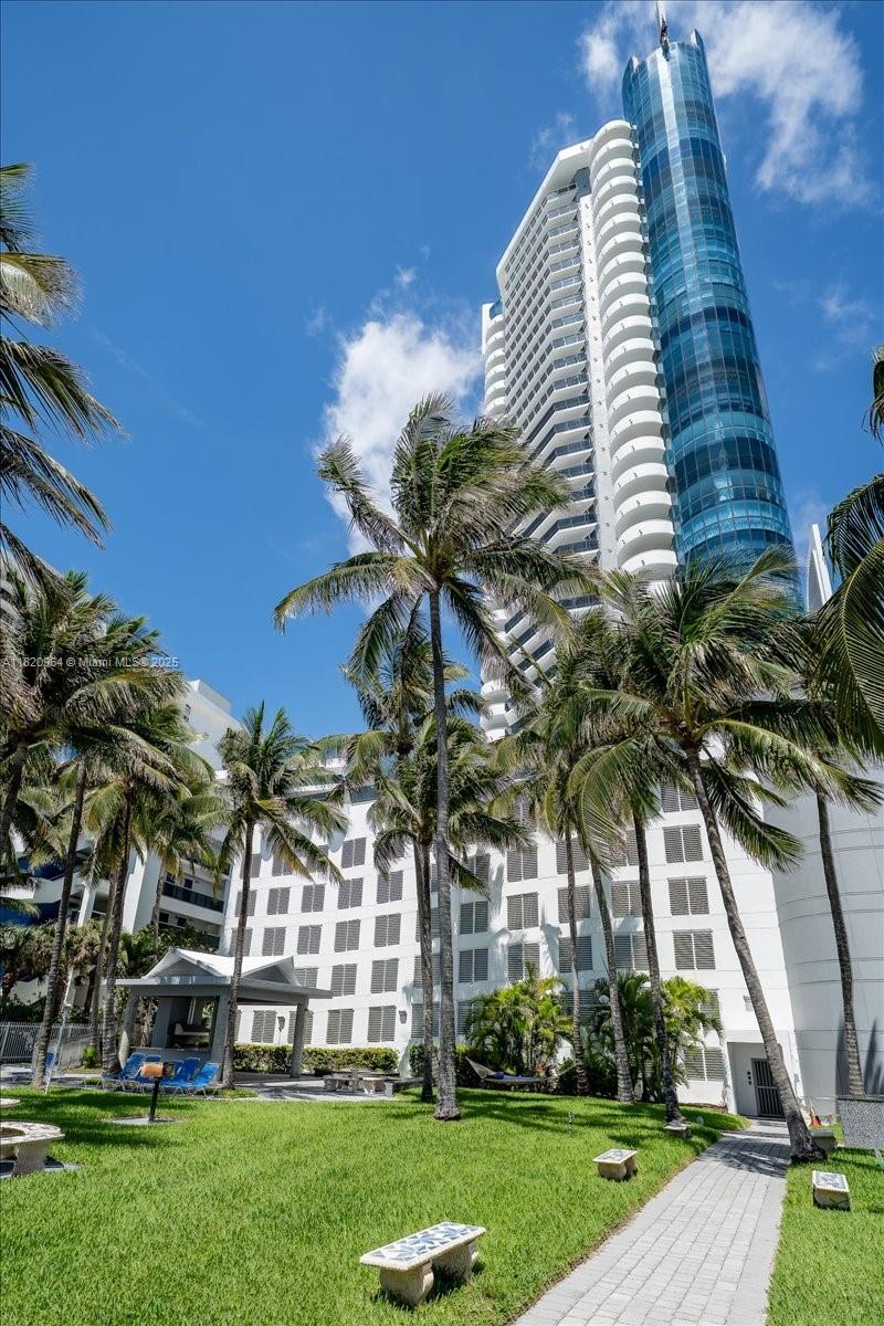 Rental Property at 6301 Collins Ave 2705, Miami Beach, Miami-Dade County, Florida - Bedrooms: 2 
Bathrooms: 2  - $7,000 MO.