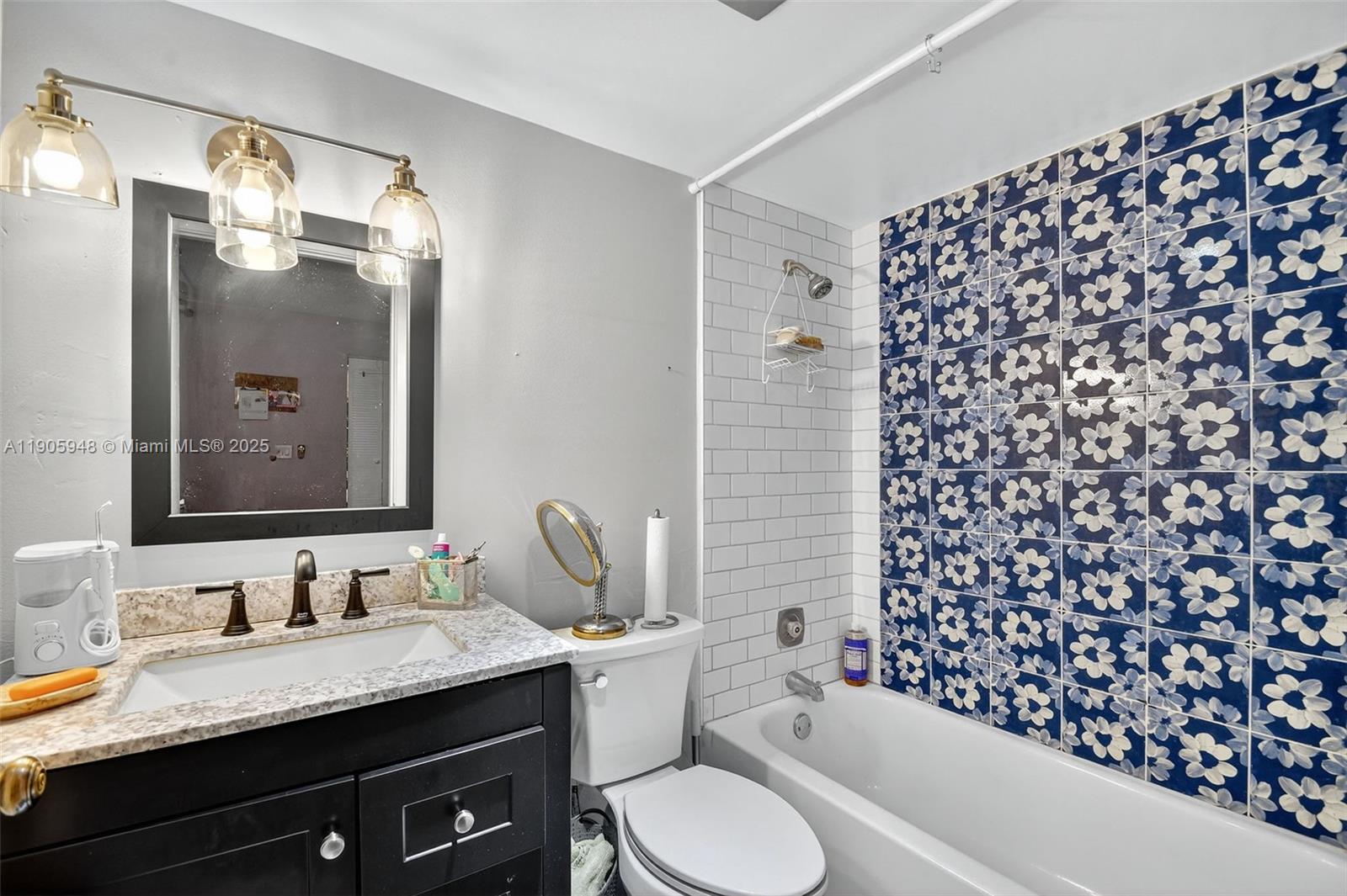 VILLAGE GREEN SUSSEX COND - Residential