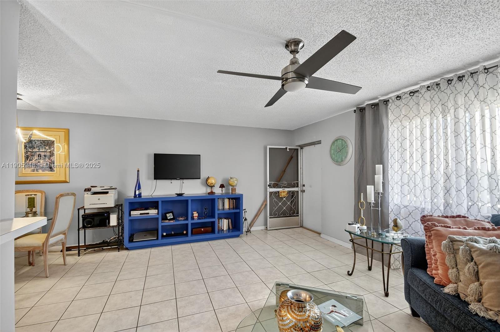 VILLAGE GREEN SUSSEX COND - Residential