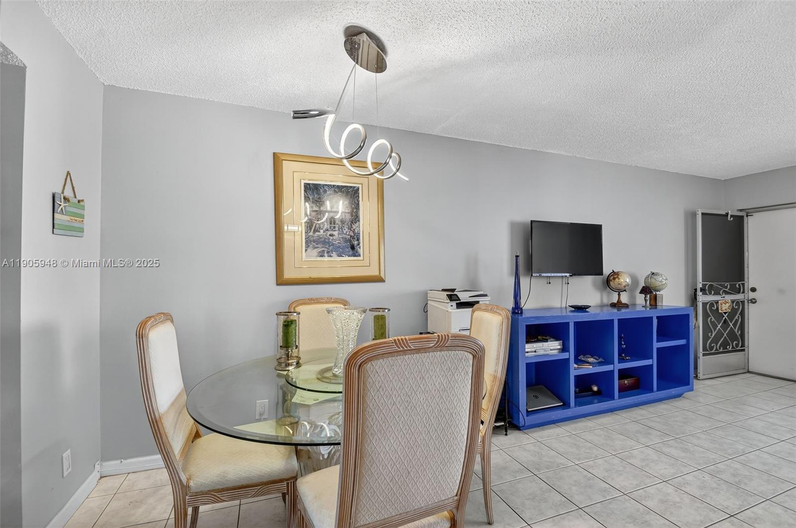 VILLAGE GREEN SUSSEX COND - Residential