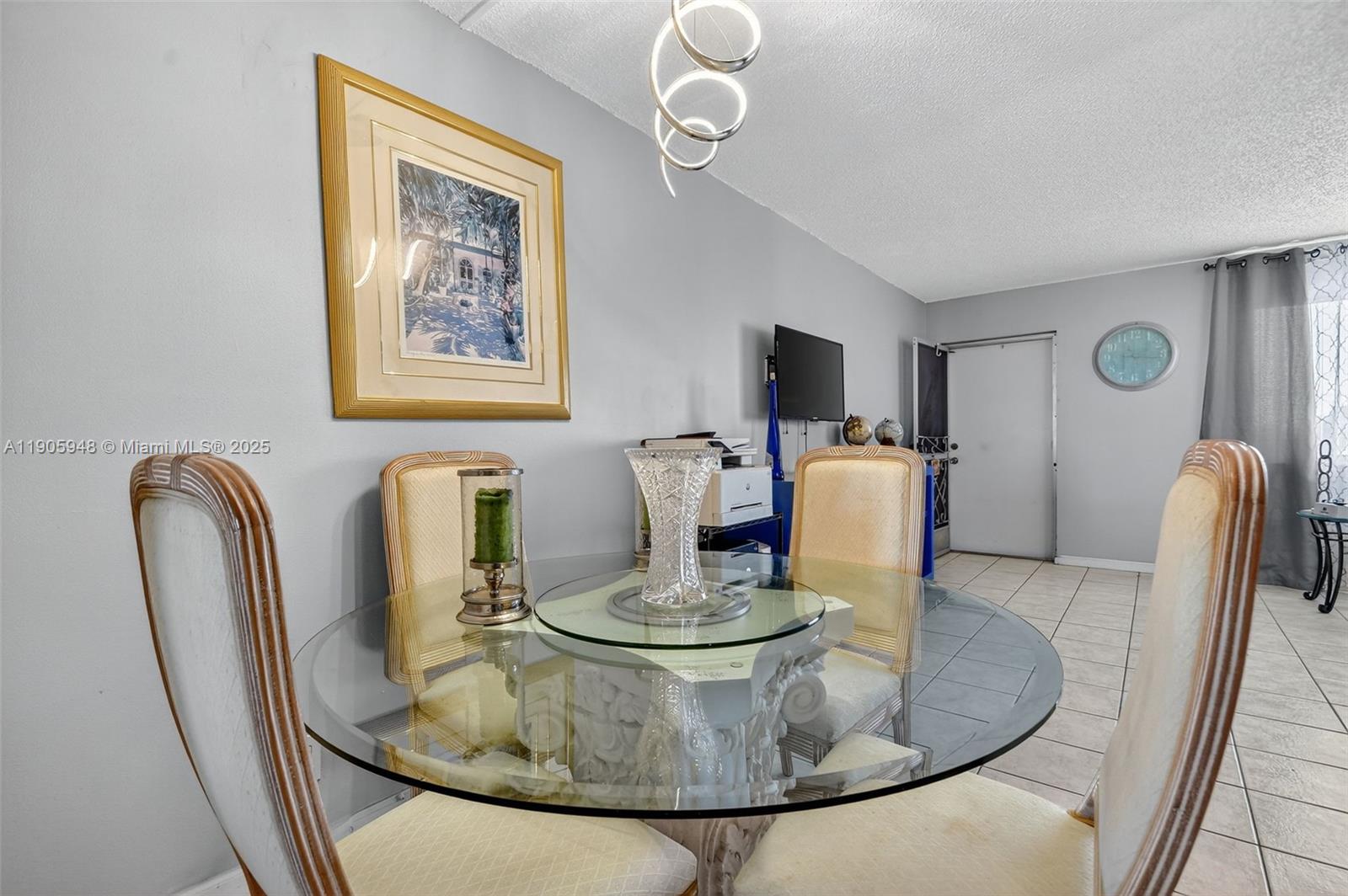 VILLAGE GREEN SUSSEX COND - Residential