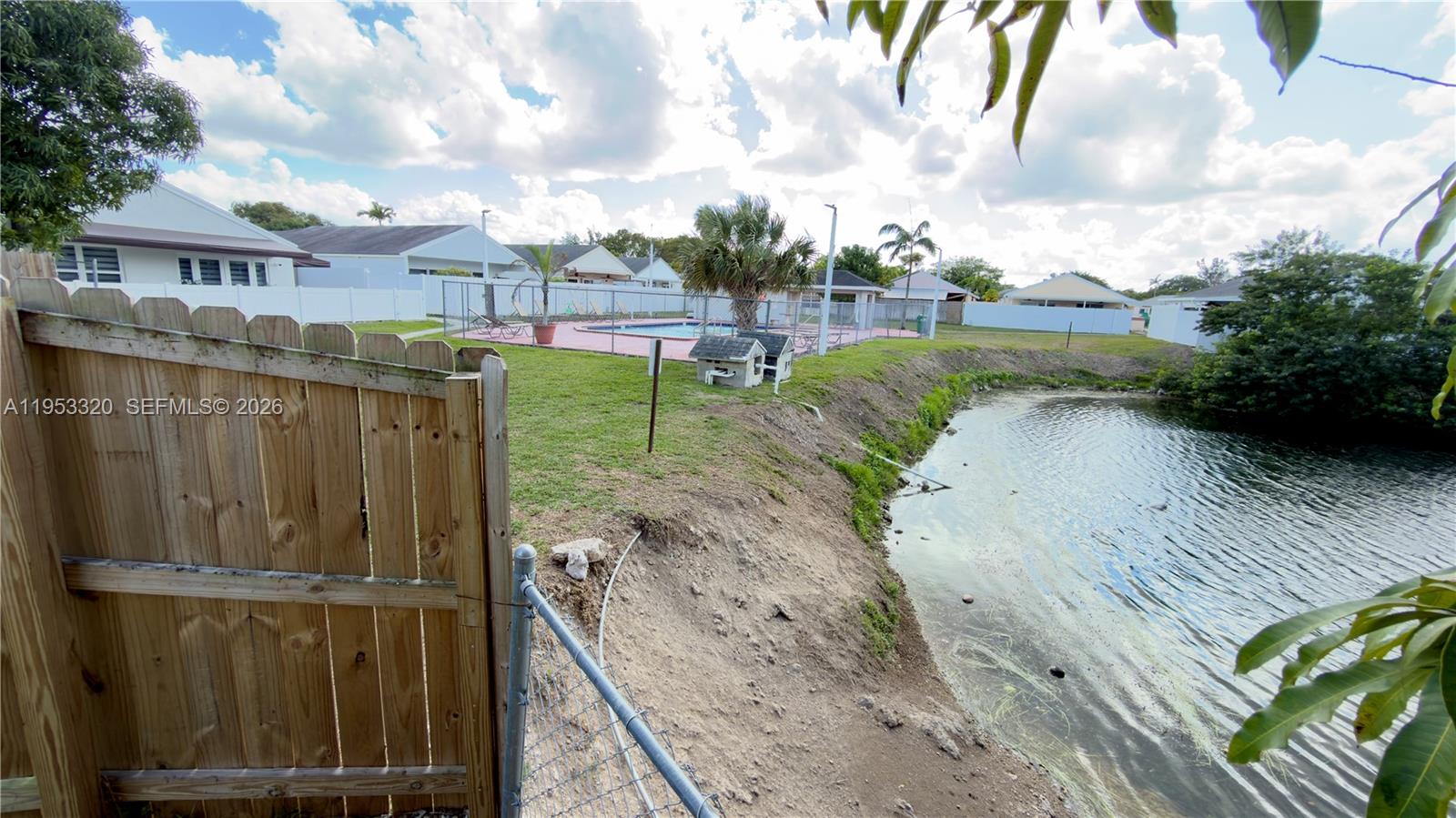 SUNSET SHORES - Residential