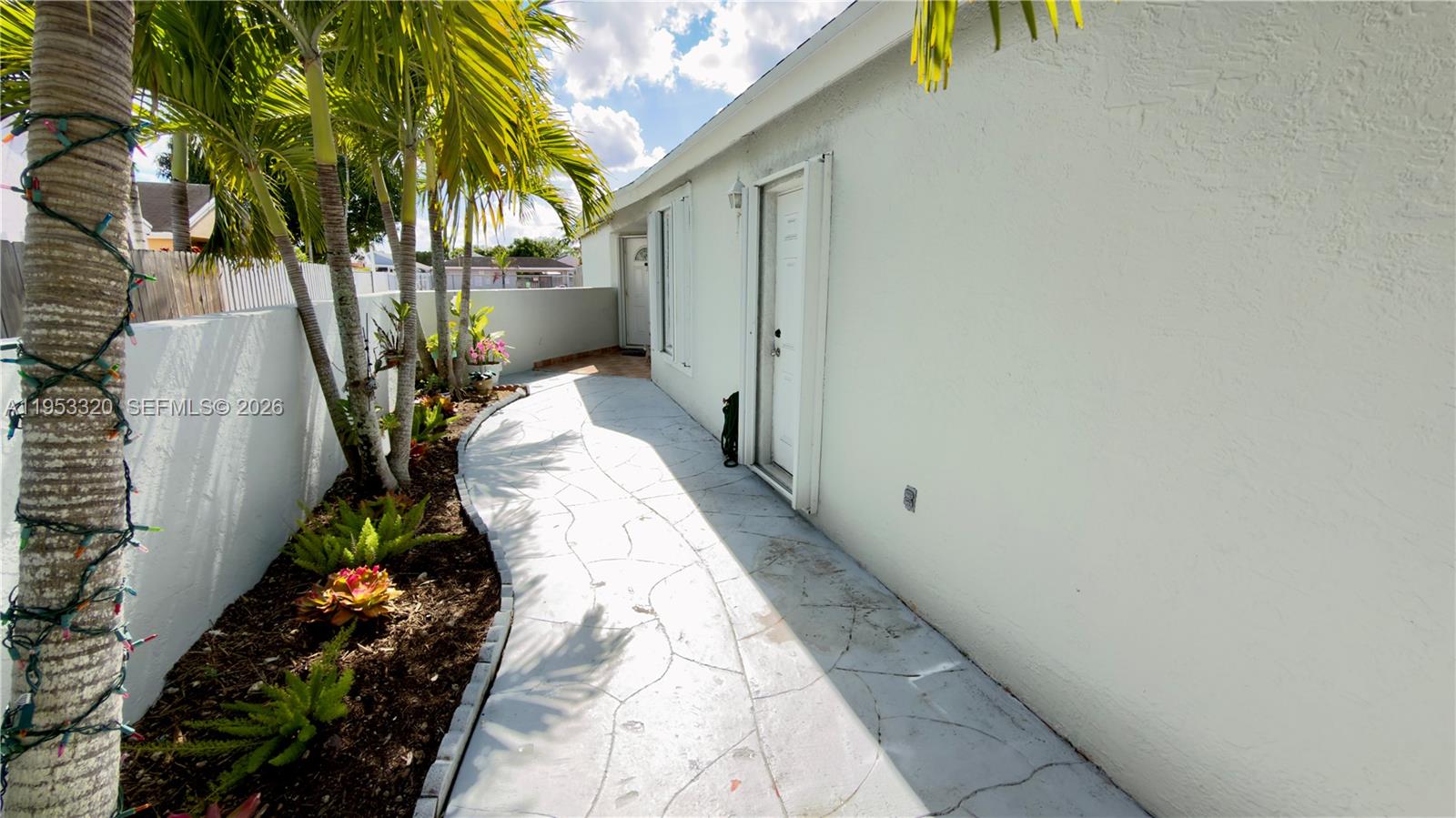 SUNSET SHORES - Residential