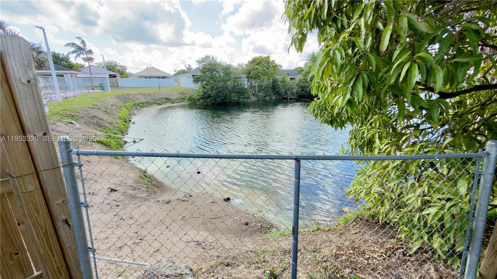 SUNSET SHORES - Residential