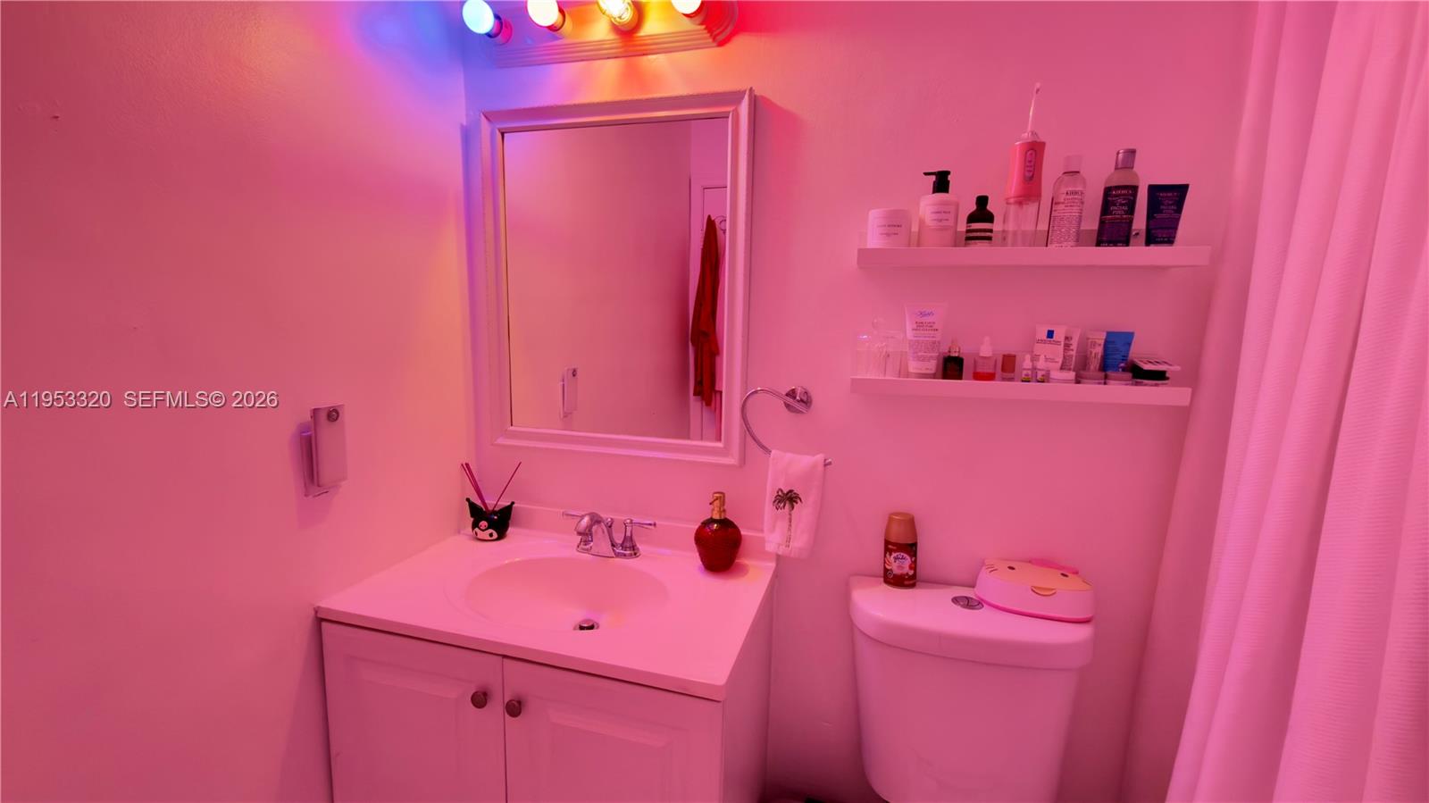 SUNSET SHORES - Residential