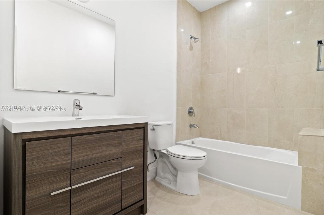 OAKS PLACE - Residential