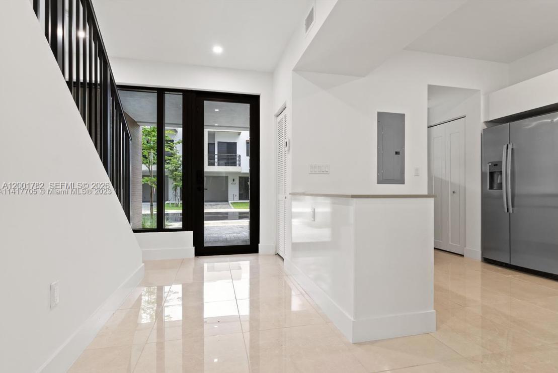 OAKS PLACE - Residential