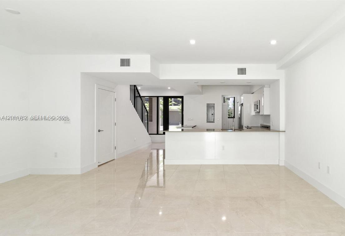 OAKS PLACE - Residential