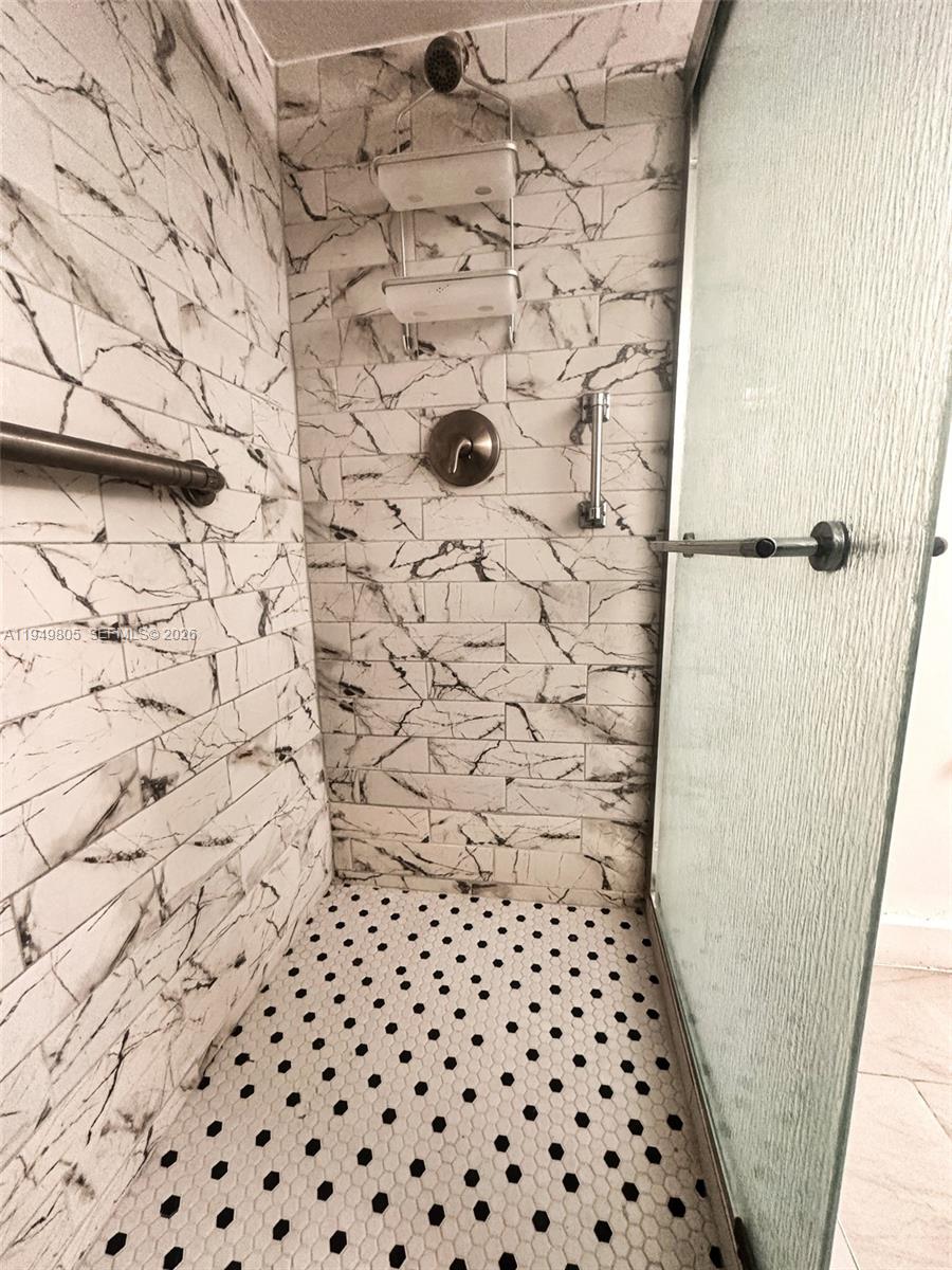 HOLLYWOOD BEACH HEIGHTS S - Residential