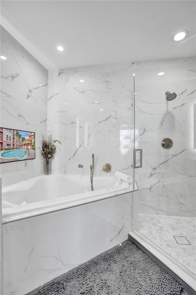 VILLA MEDICI CONDO - Residential