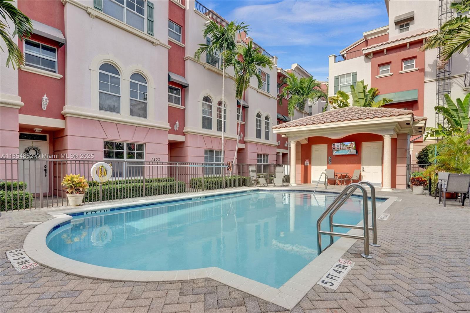 VILLA MEDICI CONDO - Residential