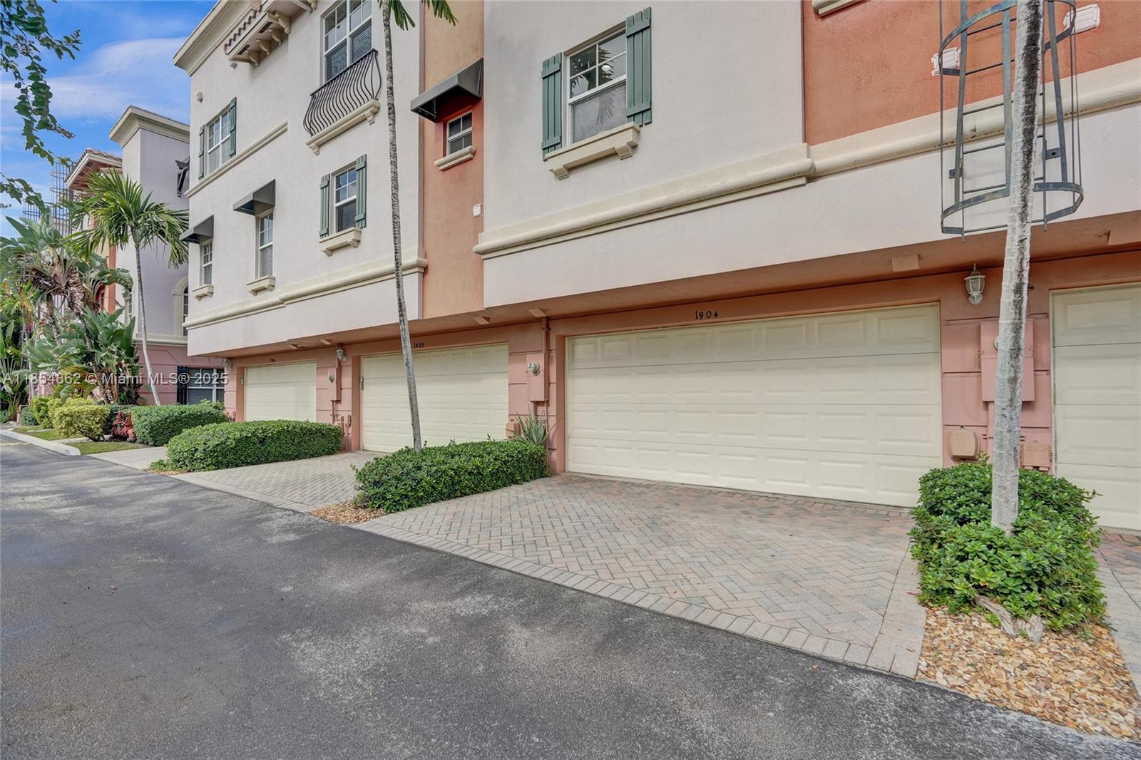 VILLA MEDICI CONDO - Residential