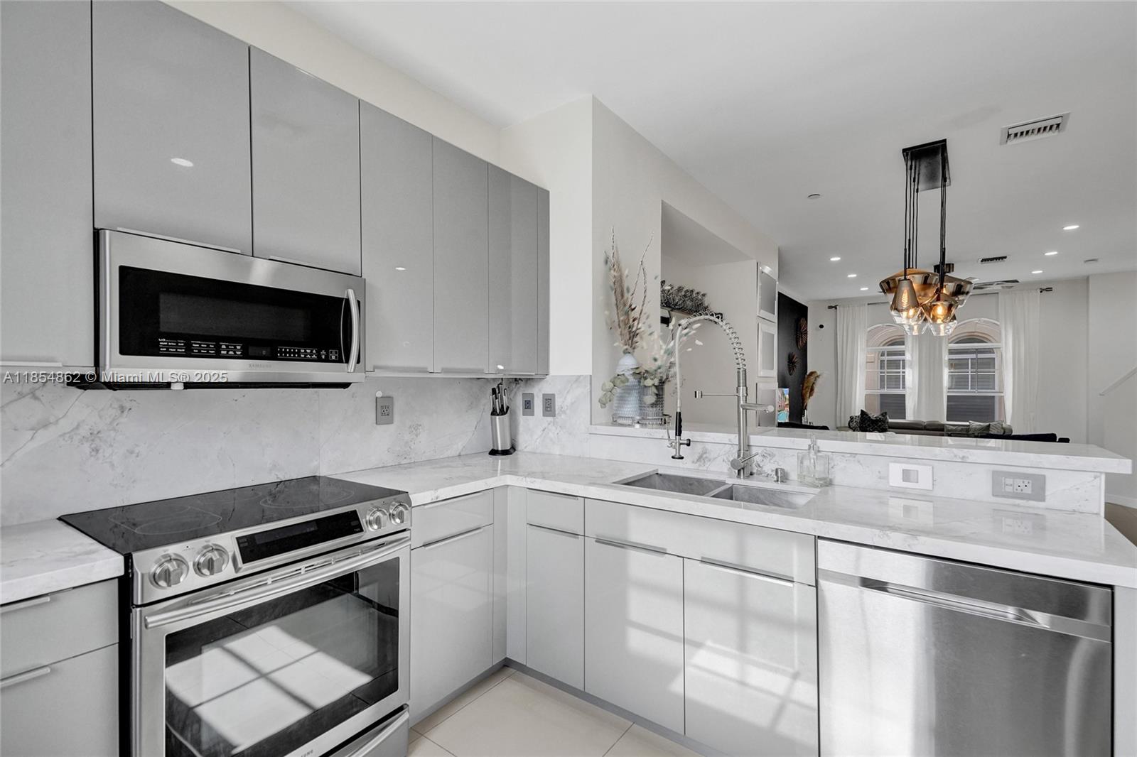 VILLA MEDICI CONDO - Residential