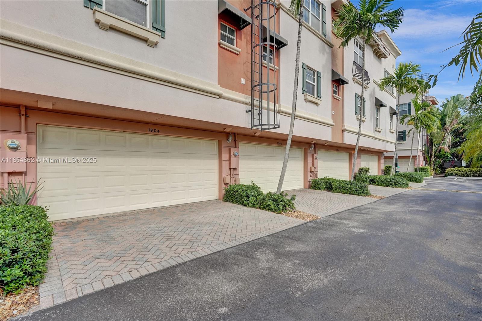 VILLA MEDICI CONDO - Residential