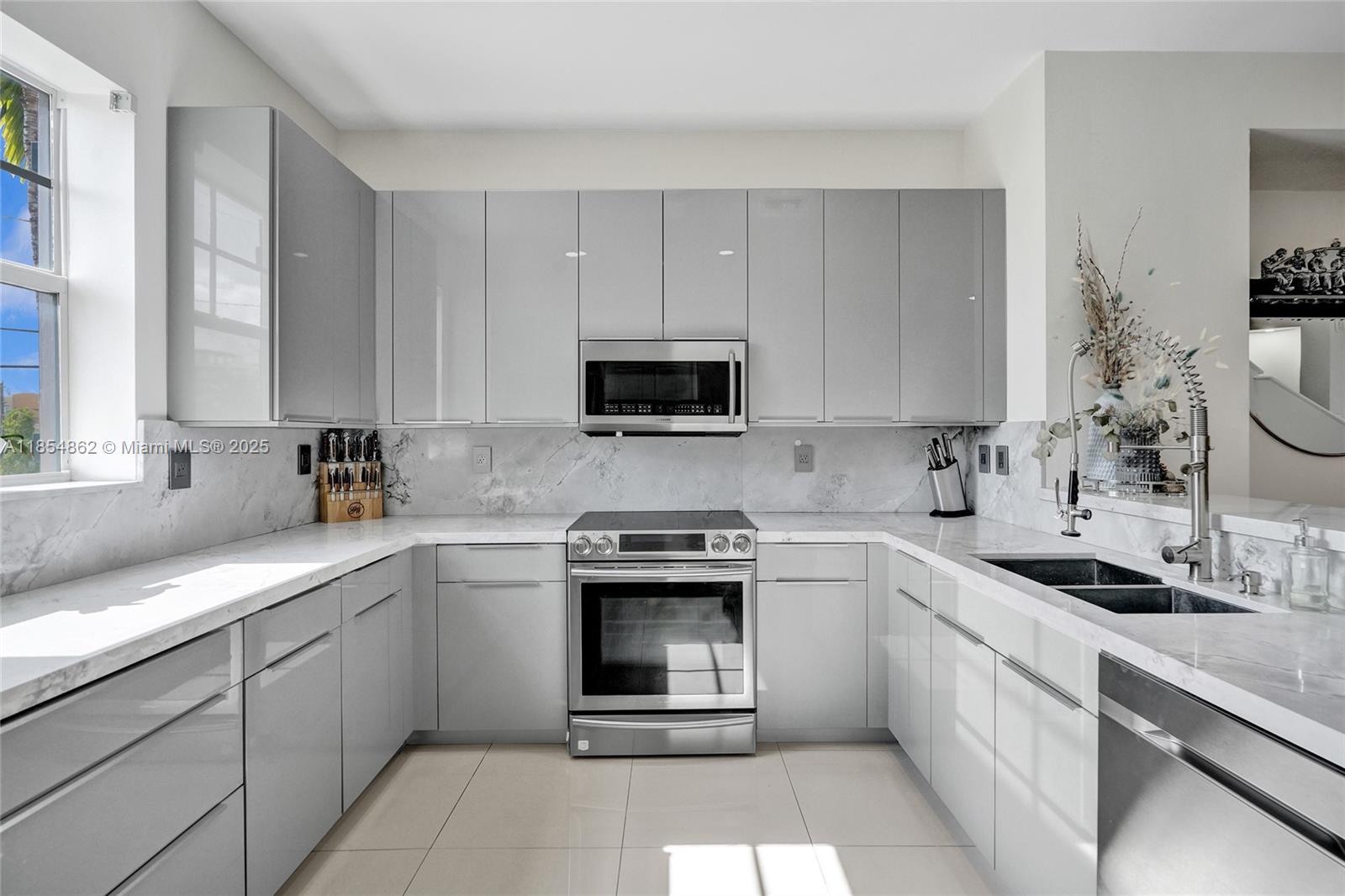 VILLA MEDICI CONDO - Residential