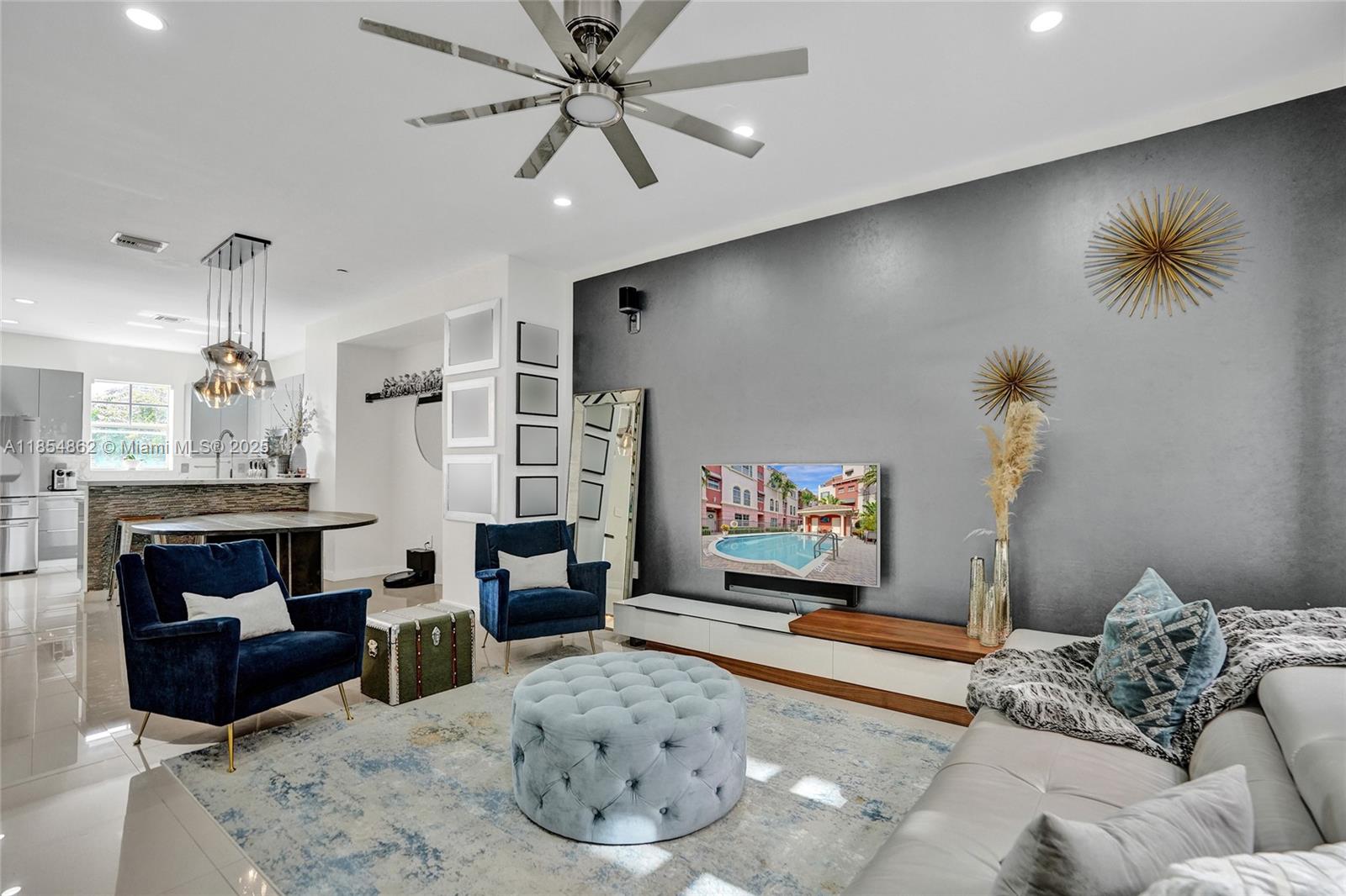 VILLA MEDICI CONDO - Residential