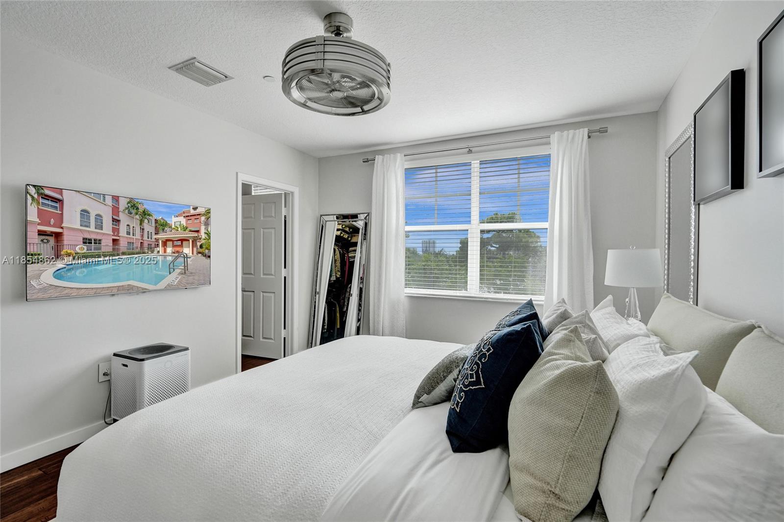 VILLA MEDICI CONDO - Residential