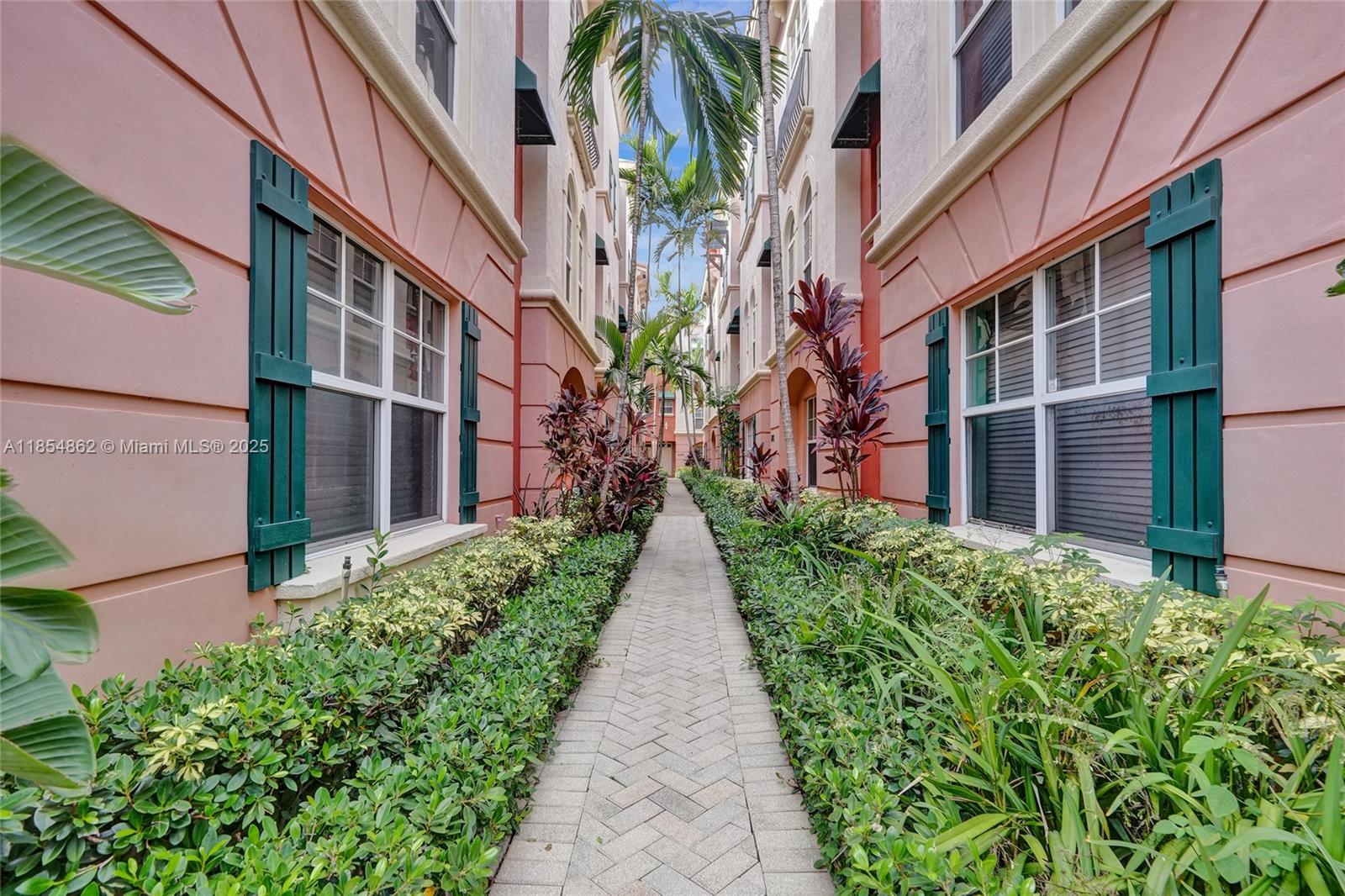 VILLA MEDICI CONDO - Residential