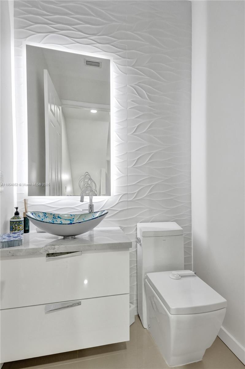 VILLA MEDICI CONDO - Residential