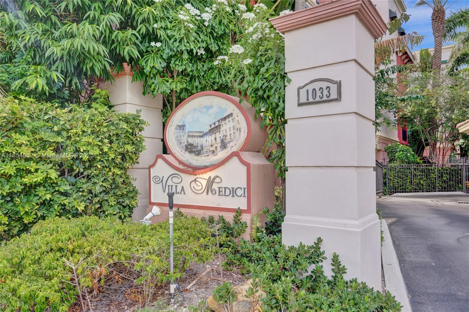 VILLA MEDICI CONDO - Residential