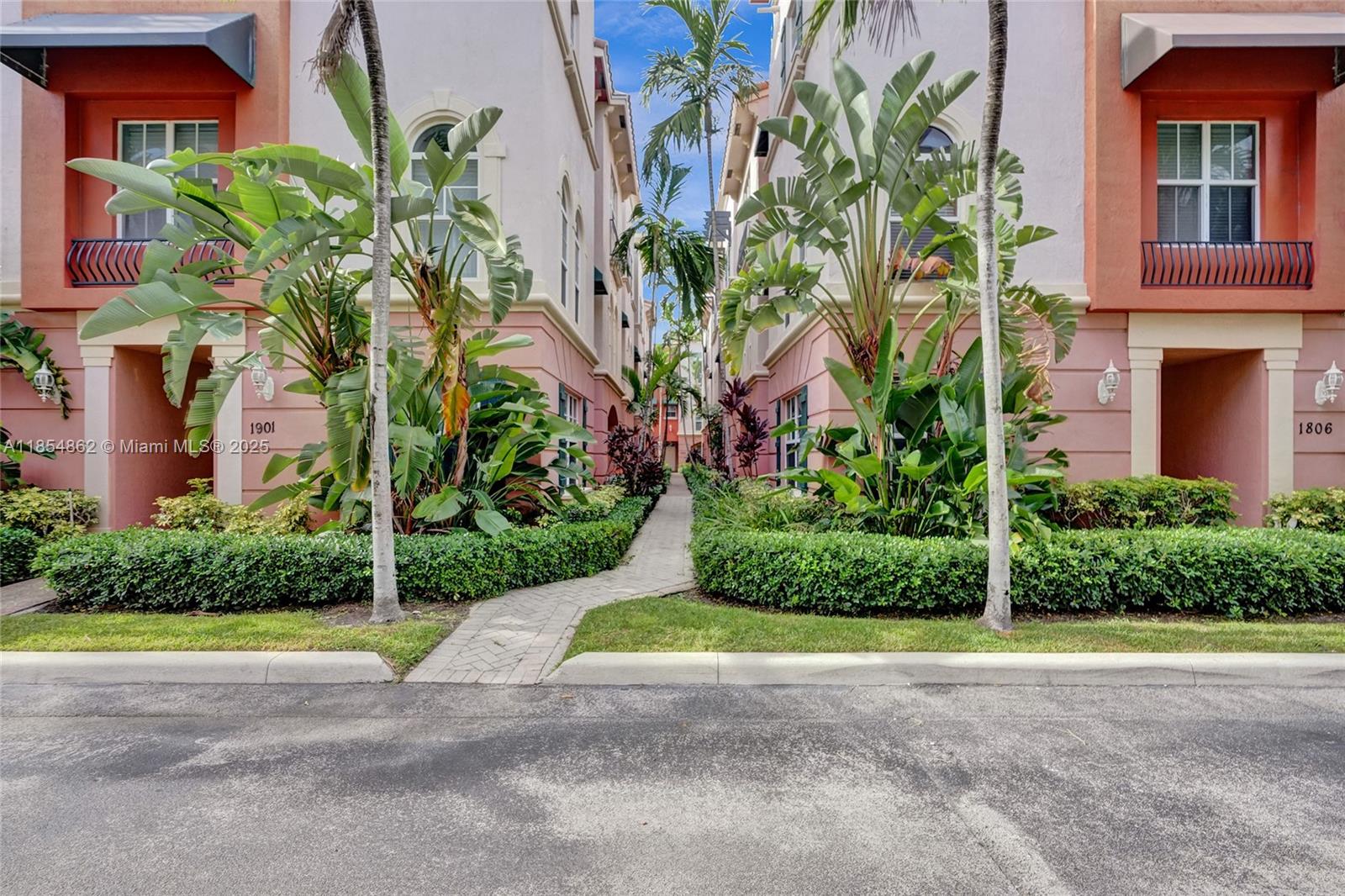 VILLA MEDICI CONDO - Residential