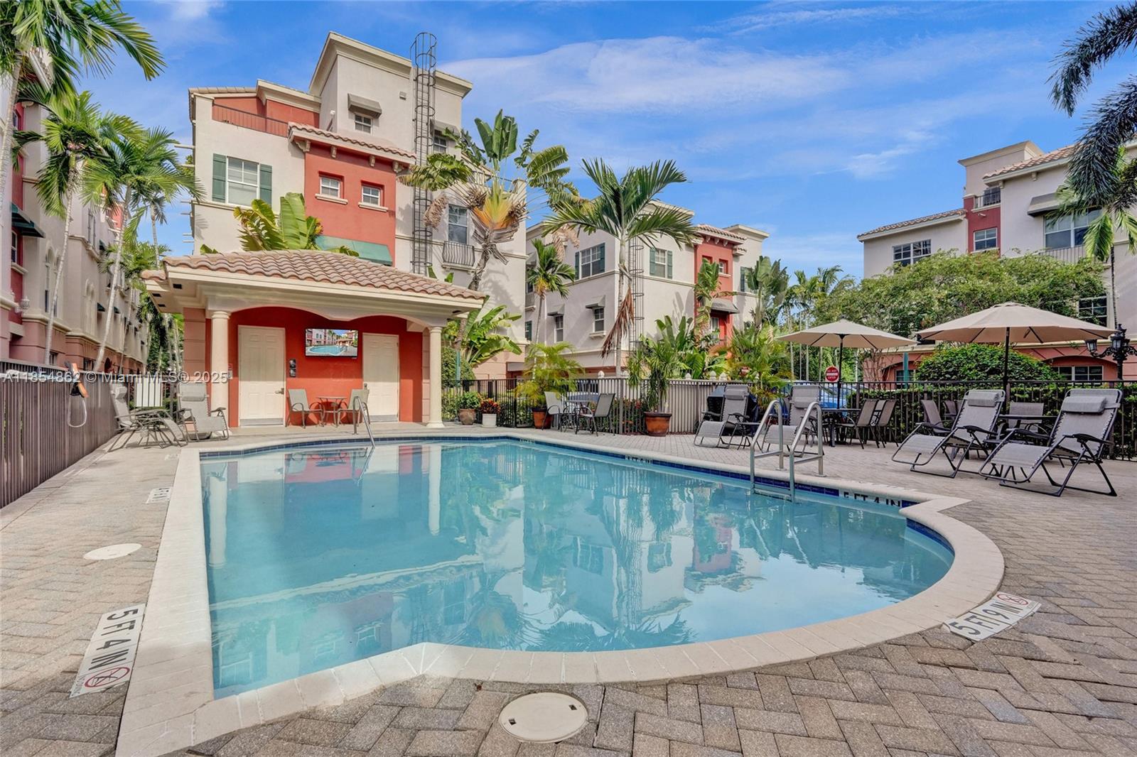 VILLA MEDICI CONDO - Residential